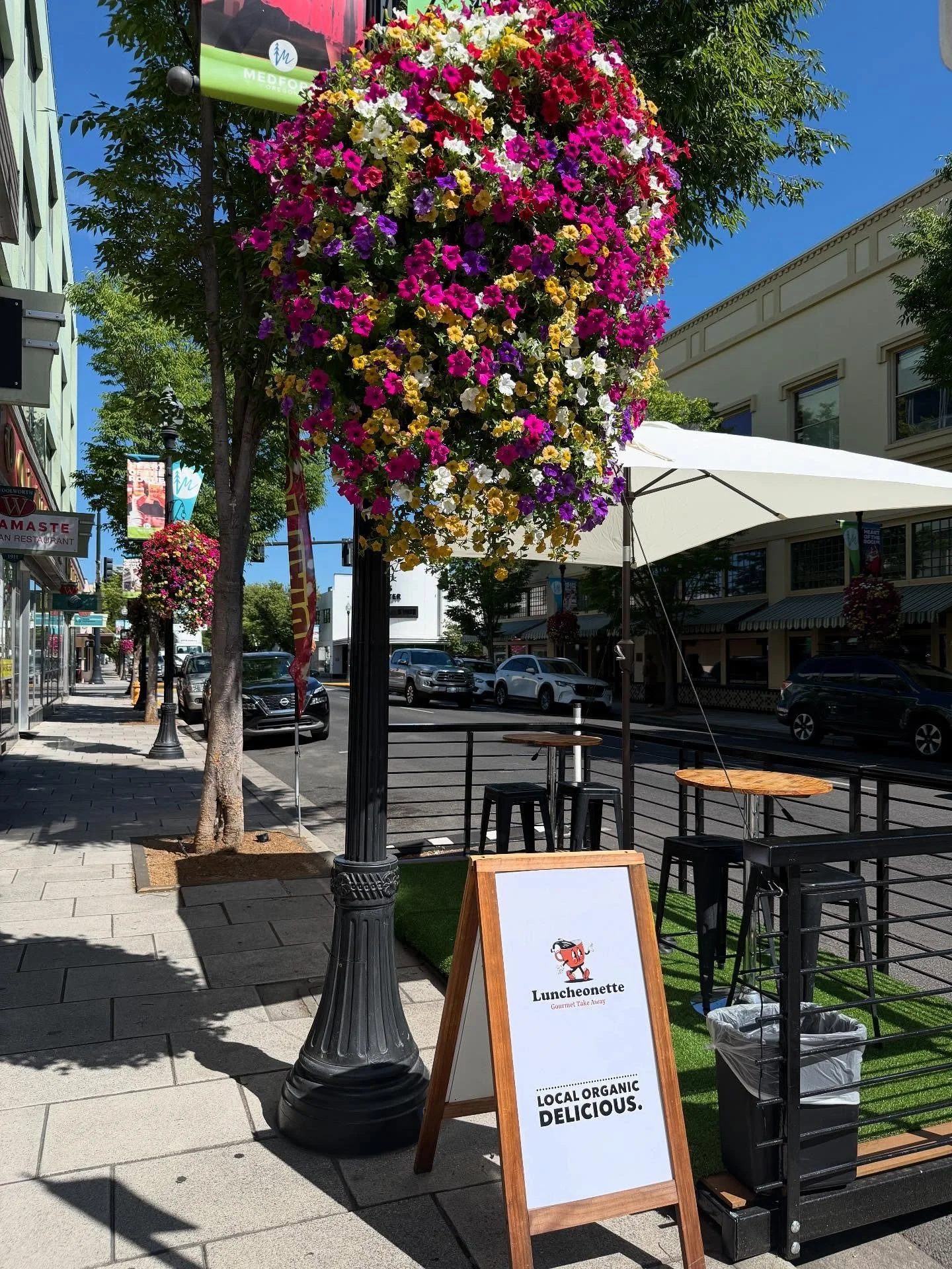 ICYMI:::We added an outdoor patio with shaded seating and lovely ambiance! Come experience what everyone is talking about. Local Organic Delicious! Monday-Friday 10-3:30. Call us for Catering and Order Pick-Up 541-499-0927 #happyluncheonette