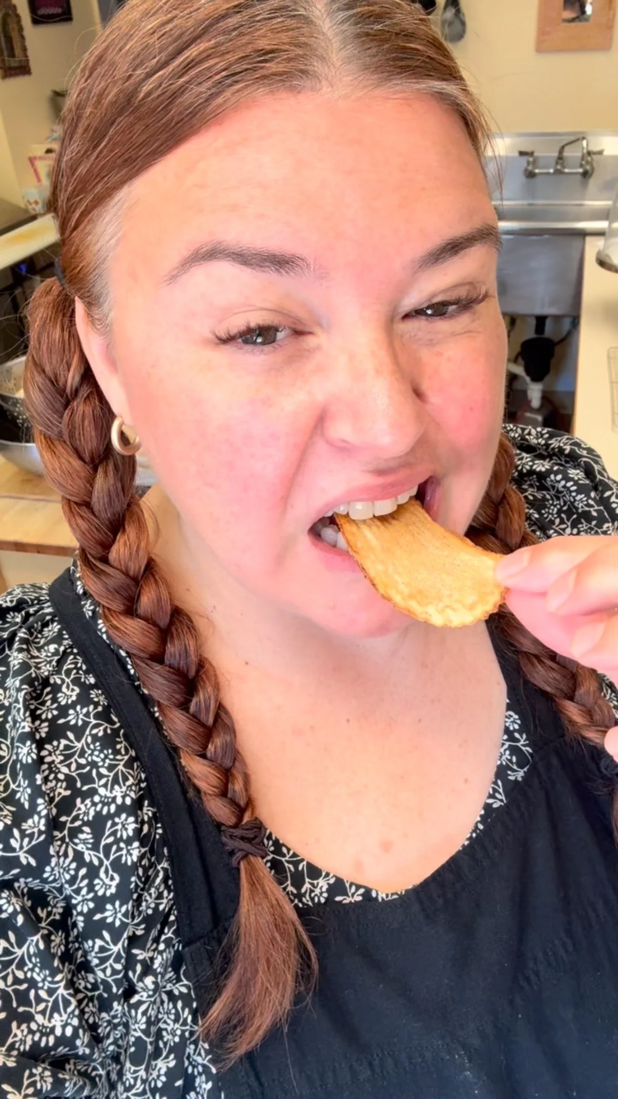 SOUND ON!!
Oregon Potatoes make the difference! #asmr #crunchy #crisp #hellacrisp #deepfriedlove #happypotatochips #happychef #himalayanpinksalt #asmrfood #weeat #happymonday #happyluncheonette