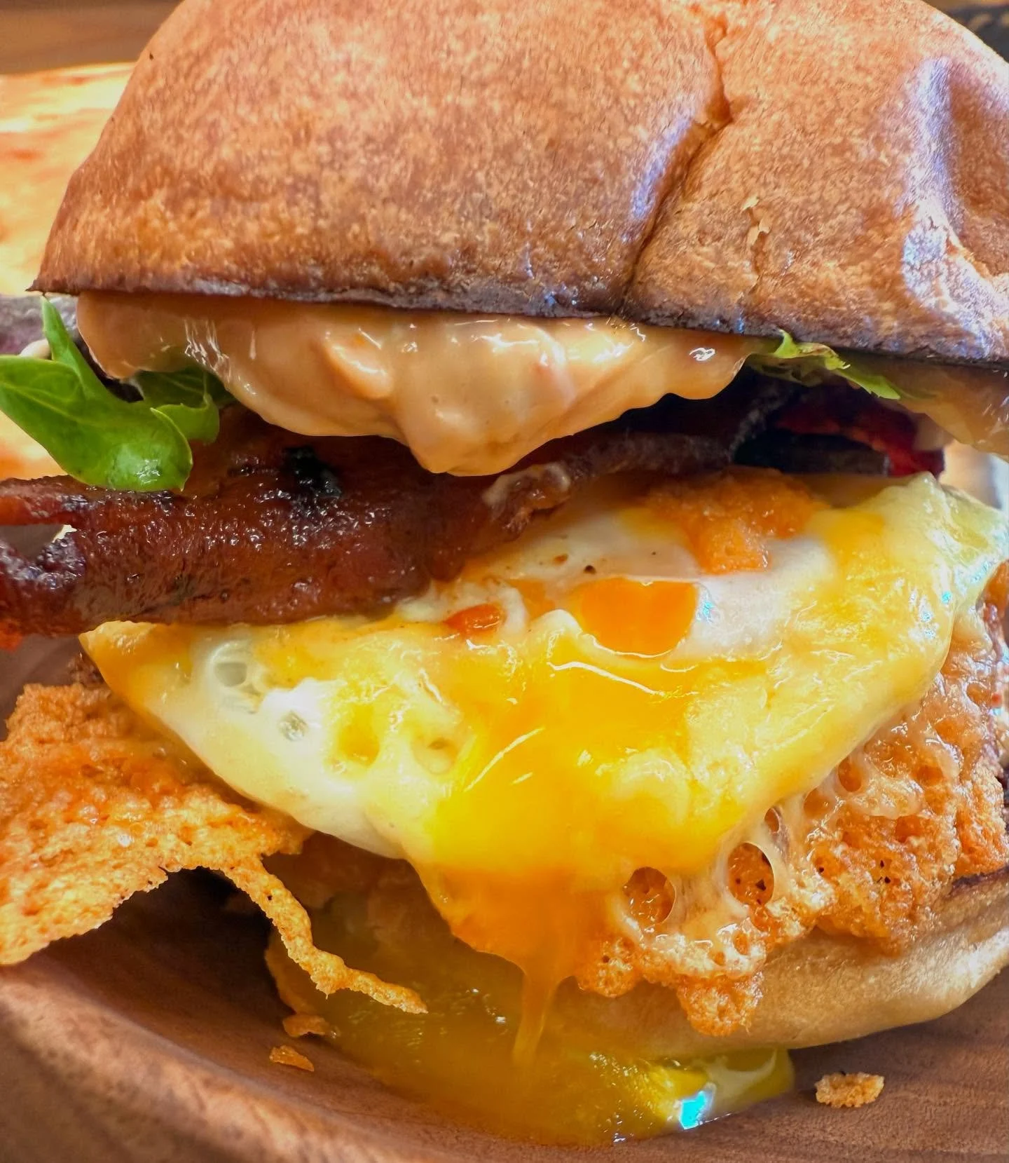 That @ittybittyacresfarm Egg Yolk is the brightest, healthiest, happiest!! Fried Egg Sandwich- better than Mom used to make. #dareisayit #freshfarmeggs #happiesthens #local #organic #delicious #cherrystreetbacon #lousloafs #wanderingrootsgreens #dow