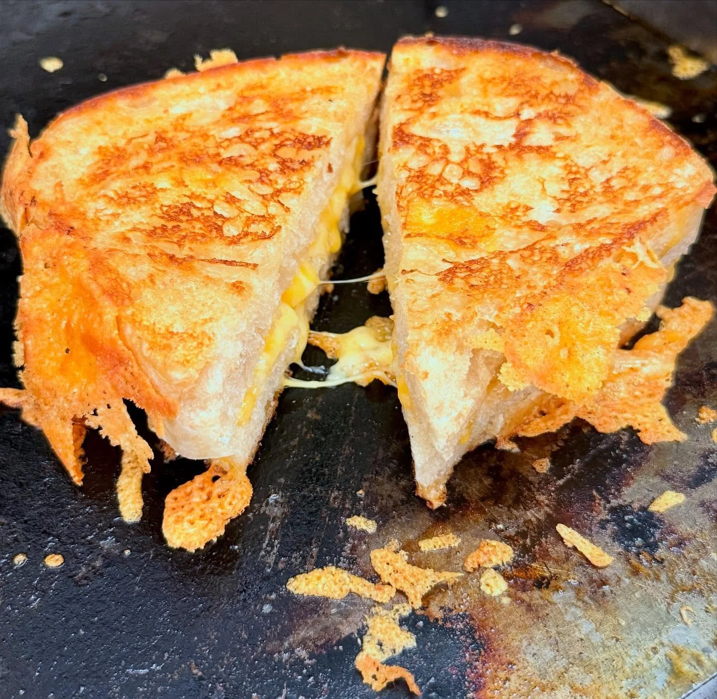 Luncheonette Famous Grilled Cheese.
Bread #freshtodef from Southern Oregon’s Best Baker, @lousloafs !!! This one going out to Joanna!
#enjoyyourself #eatlocal #tillamookcheese #oregoncheese #happyeating #happyluncheonette
Call in your order