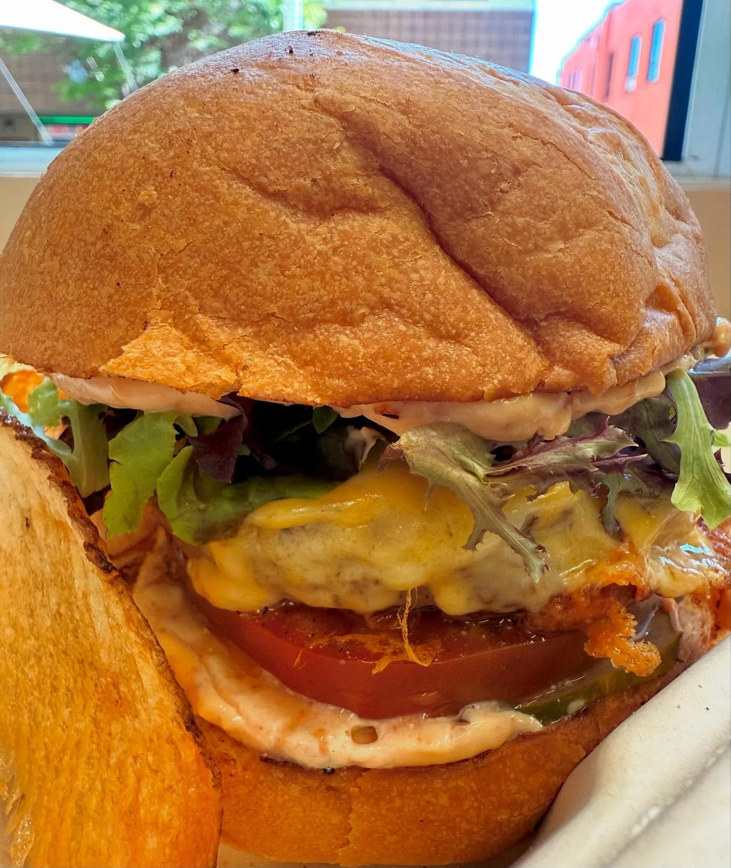 We love how people order Cheeseburgers for breakfast here all the time. So good!!
#eatcheeseburgersandbehappy #heirloomtomato #local #organic #delicious #happyfriday #happyeverything #happyluncheonette