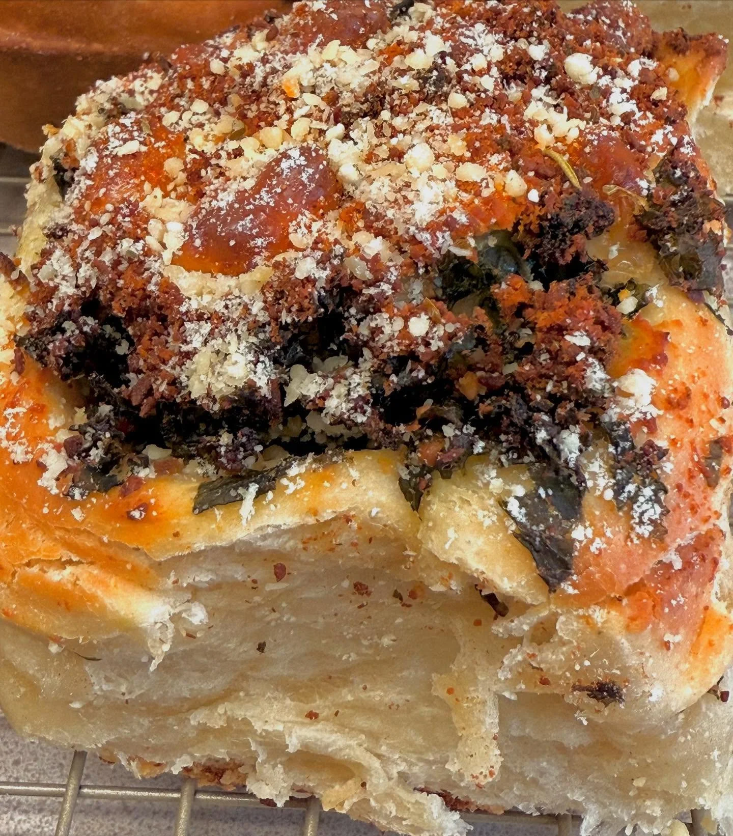 Something NEW! Kale Garlic Cheese Rolls.
Hot out the oven NOW! Come and gettem!
#throwback to #nudiedaybakery #collegedays #somethingsyouneverforget #happybaking #organicsourdoughbrioche @lousloafs #localcollabs #eatlocal #organic #delicious #happyf