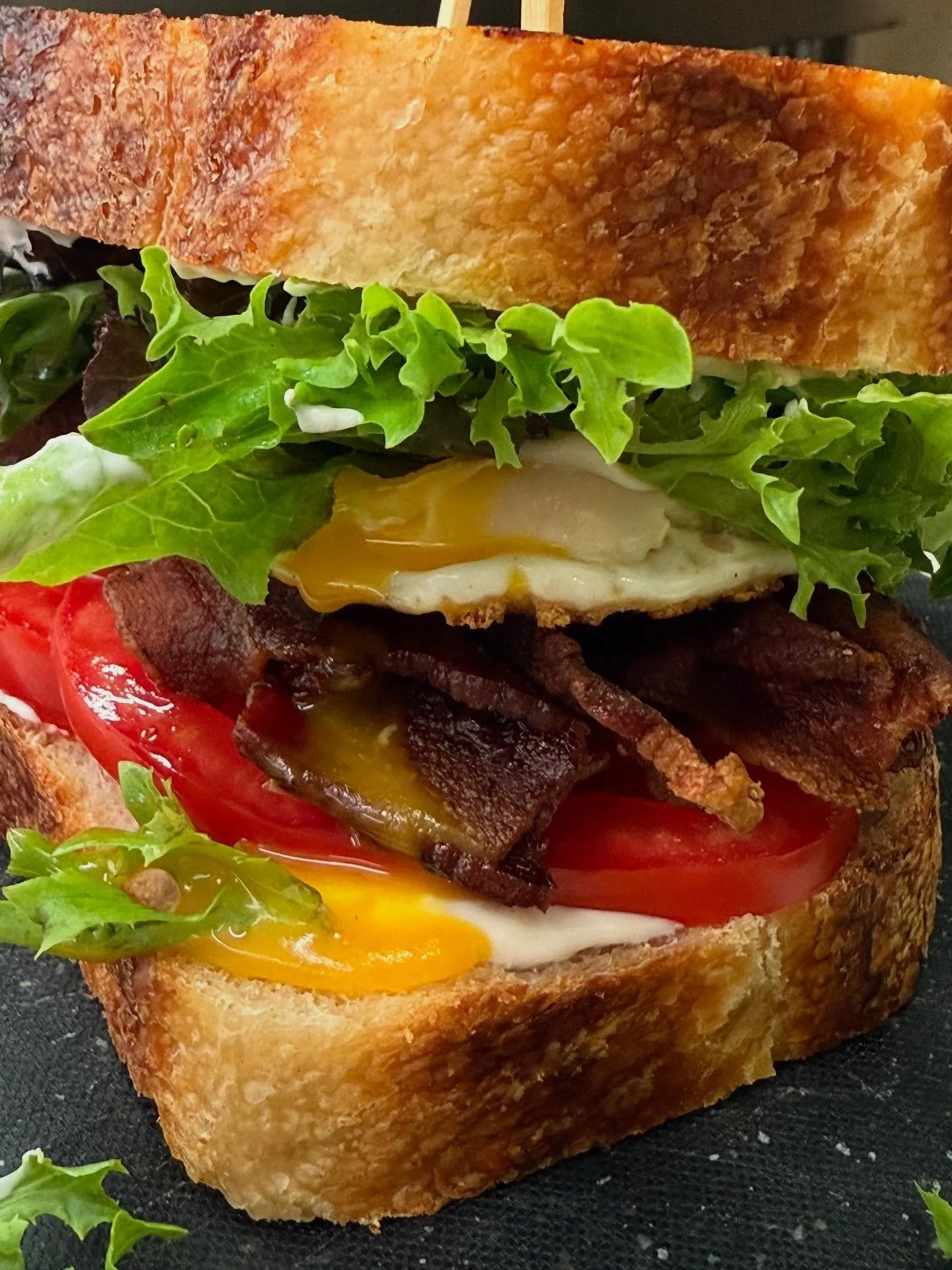 BGT W FRIED FARM EGG. 🥰🔥