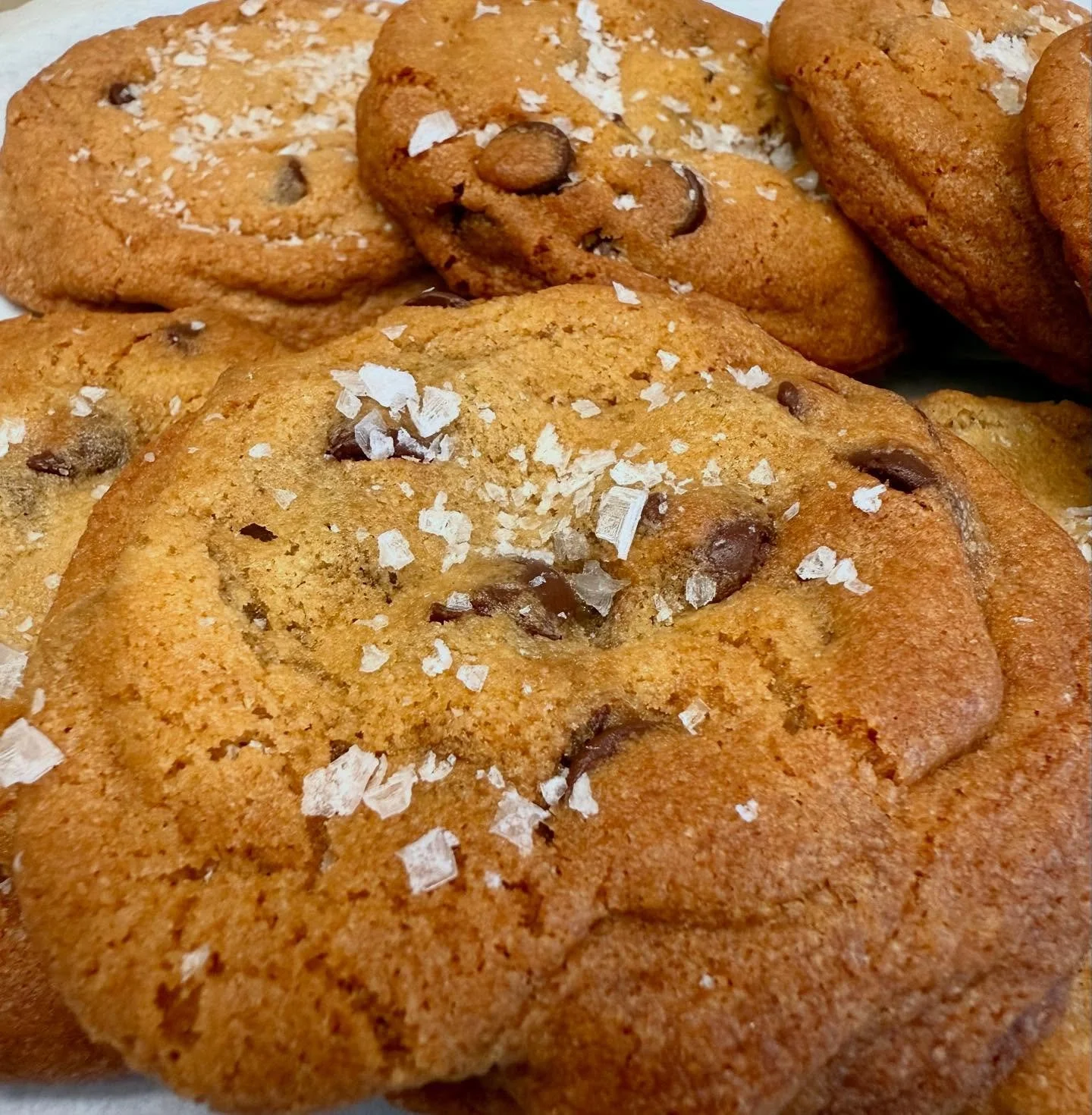 YOU ❤️ THESE. #saltedchocolatechipcookies #happycookies #cookiemonsterapproved #happythursday #happyluncheonette
