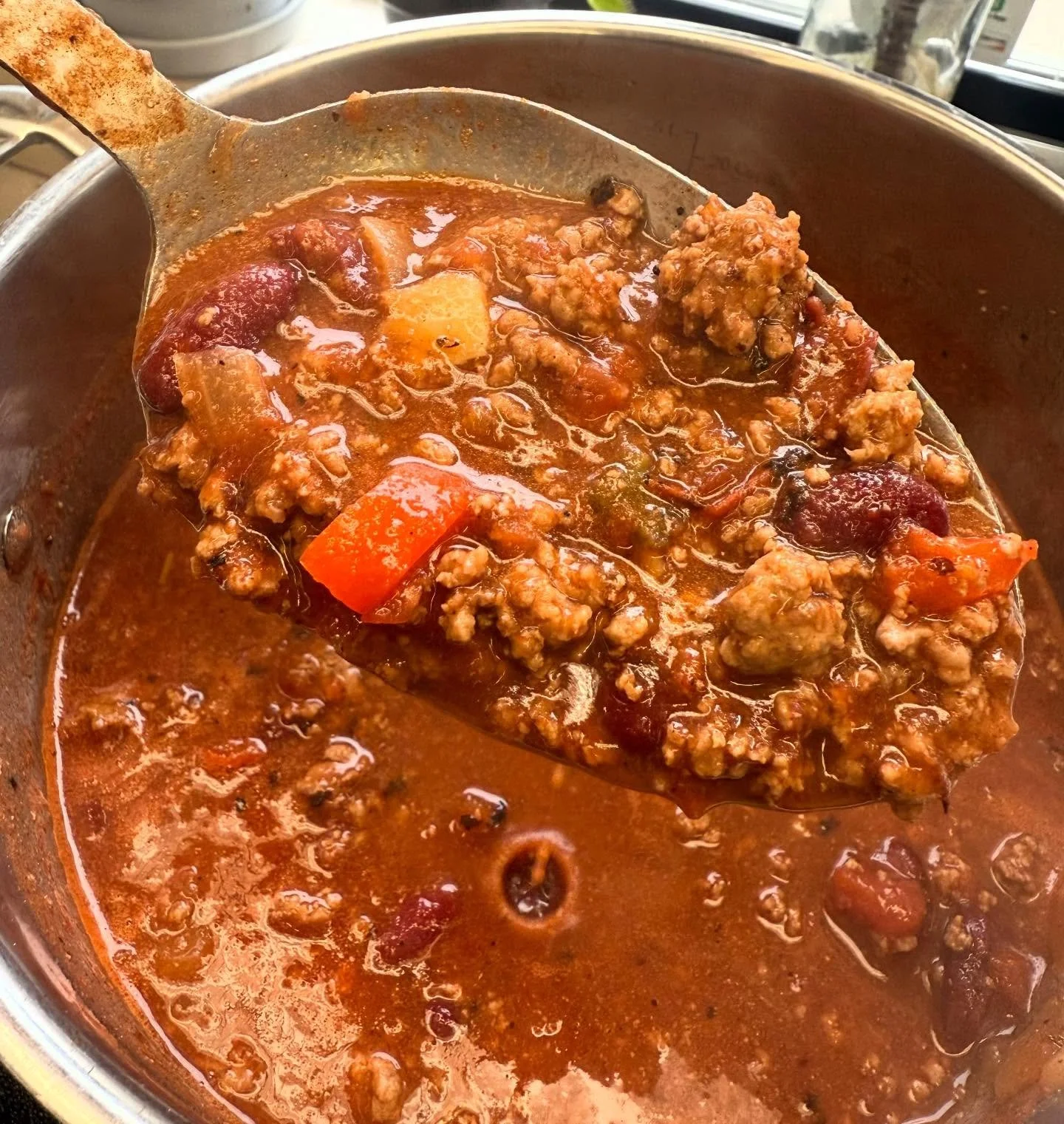 Millie&rsquo;s Chili! @cherrystreetmeats ground chuck, and all the good stuff. Thinking of Gram today&hellip; lil&rsquo; sweet, lil&rsquo; spicy, full of personality. Come enjoy a bowl. #millieschili #happymonday #happyholidays #happyluncheonette
