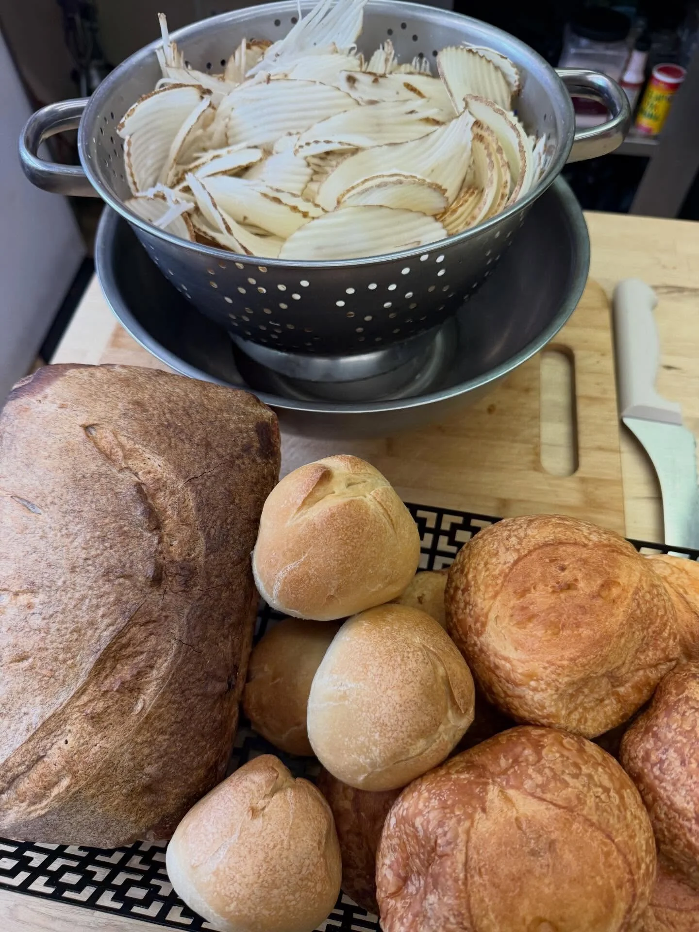 Monday Morning jams! Happy to be here for you&hellip; come by for lunch. 😊