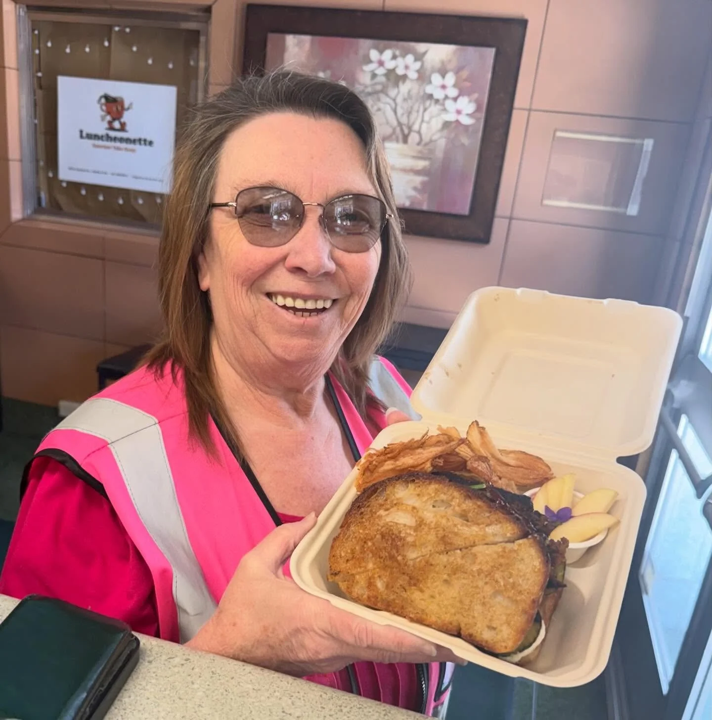 The Last Meatloaf Sandwich out the door for Mindy of the Phoenix-Talent First Student Bus Yard!! Thank you!! 😃