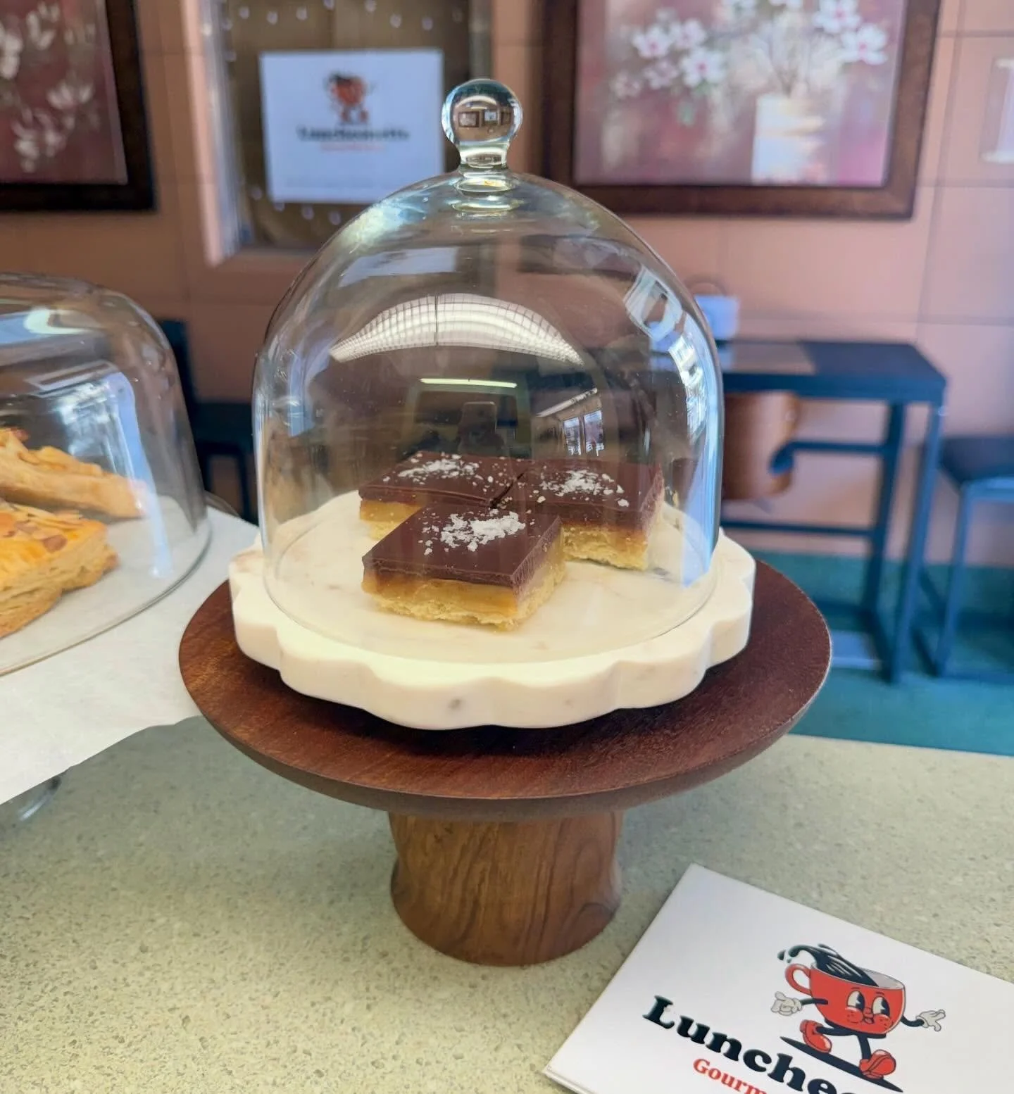 These precious (gf) Millie Bars are so special. Have you tried them yet?! #youdeservealittletreat #gfbakes #happythursday #happyluncheonette