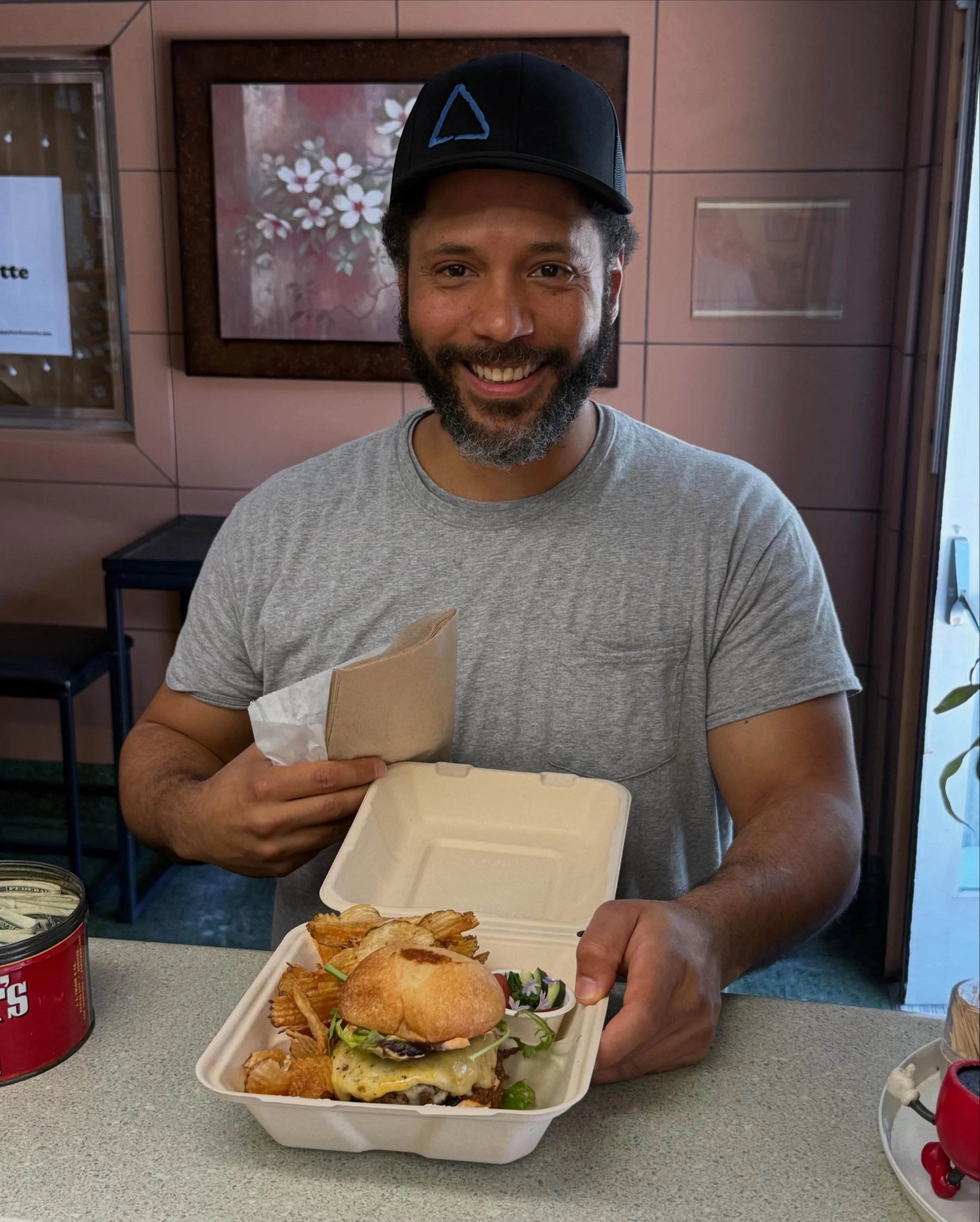 Hey D!! Thanks for stopping by (again) we love to see ya!! 😊✨🍔 #luncheonettecheeseburger #downtownmedford #happyfriday #happyluncheonette