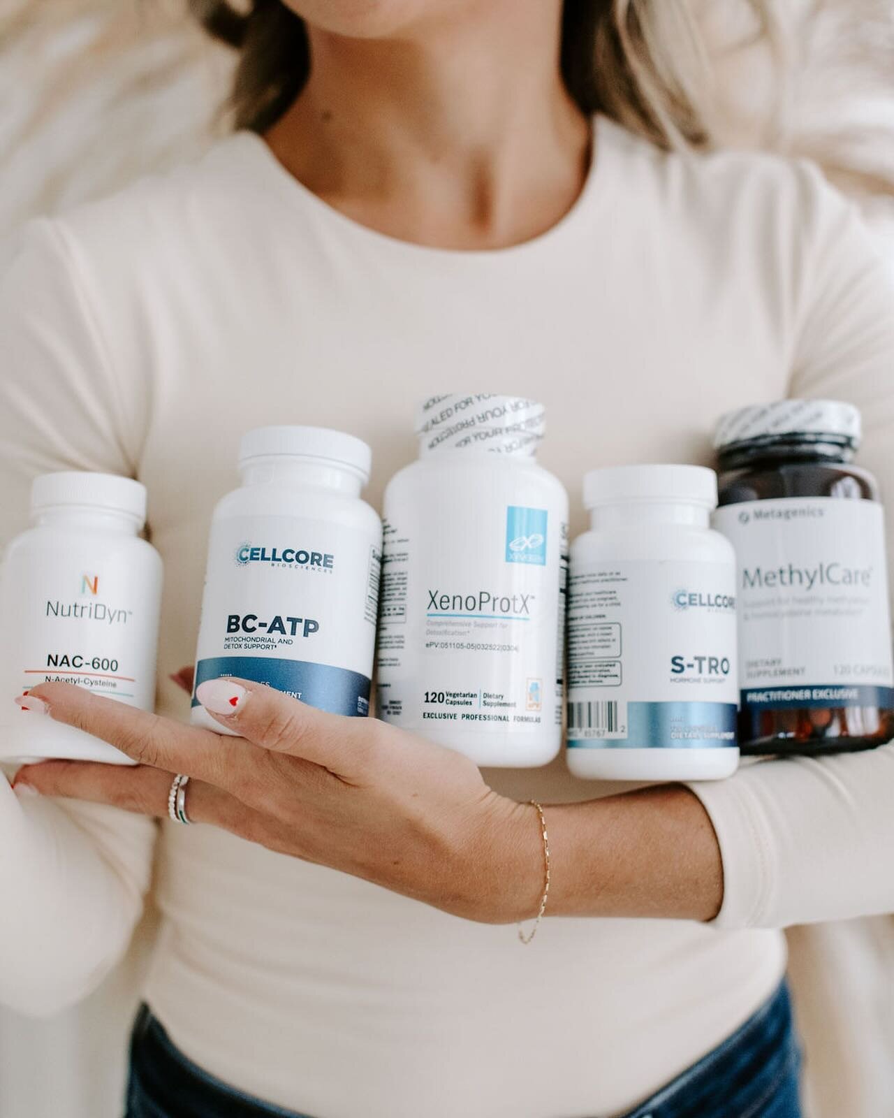⭐️Proper supplementation⭐️

Did you know⁉️

Supplements are regulated by the FDA. And due to FDA regulation the contents in your store bought supplements may only contain 1/10th of what you think it does! 

At @wilcochiro we only utilize and recommen