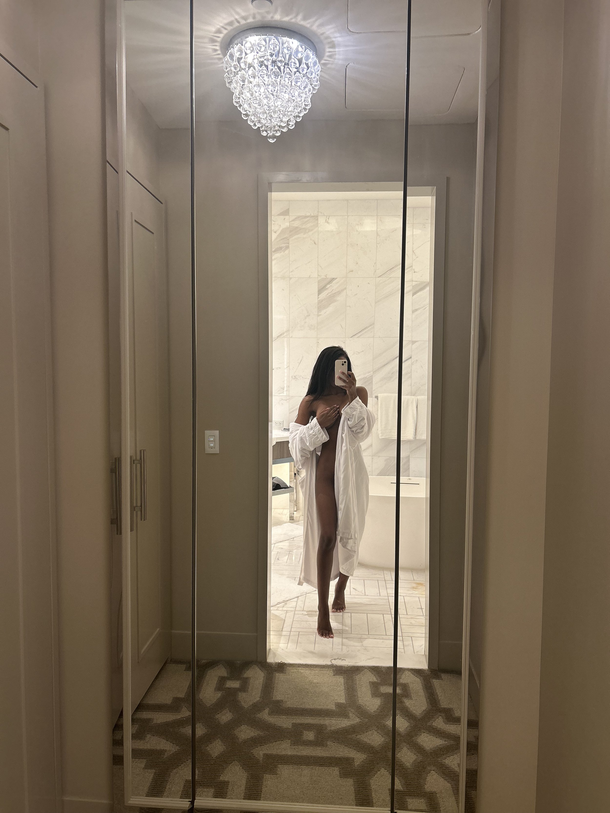 When the dress code is cozy hotel robes 💛