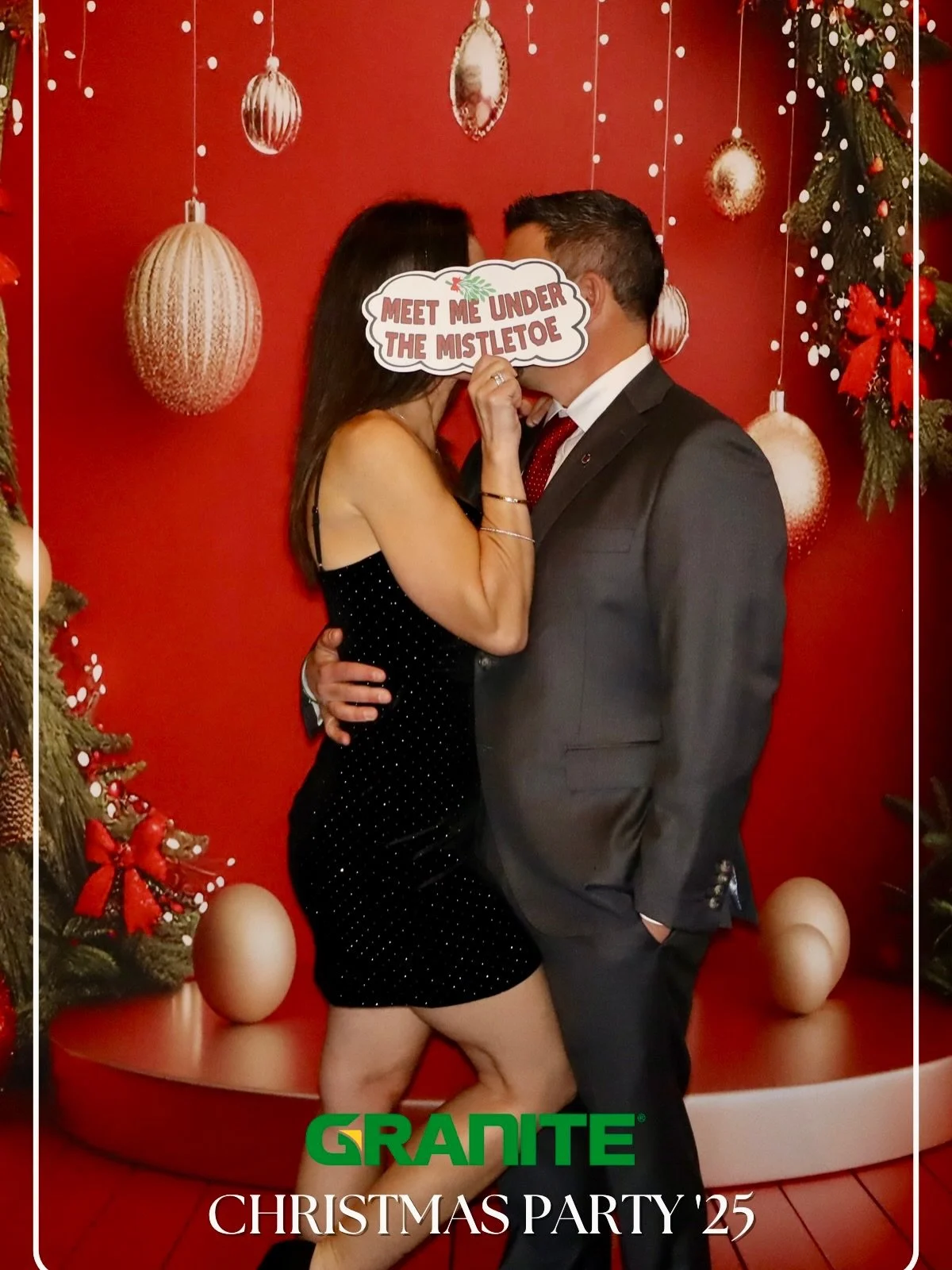 What a beautiful night celebrating the Granite Construction Christmas Party at The Elm Estate. The atmosphere was warm, elegant, and full of holiday spirit from the moment guests walked in.

Our DJ and Photo Booth team had an incredible time with eve
