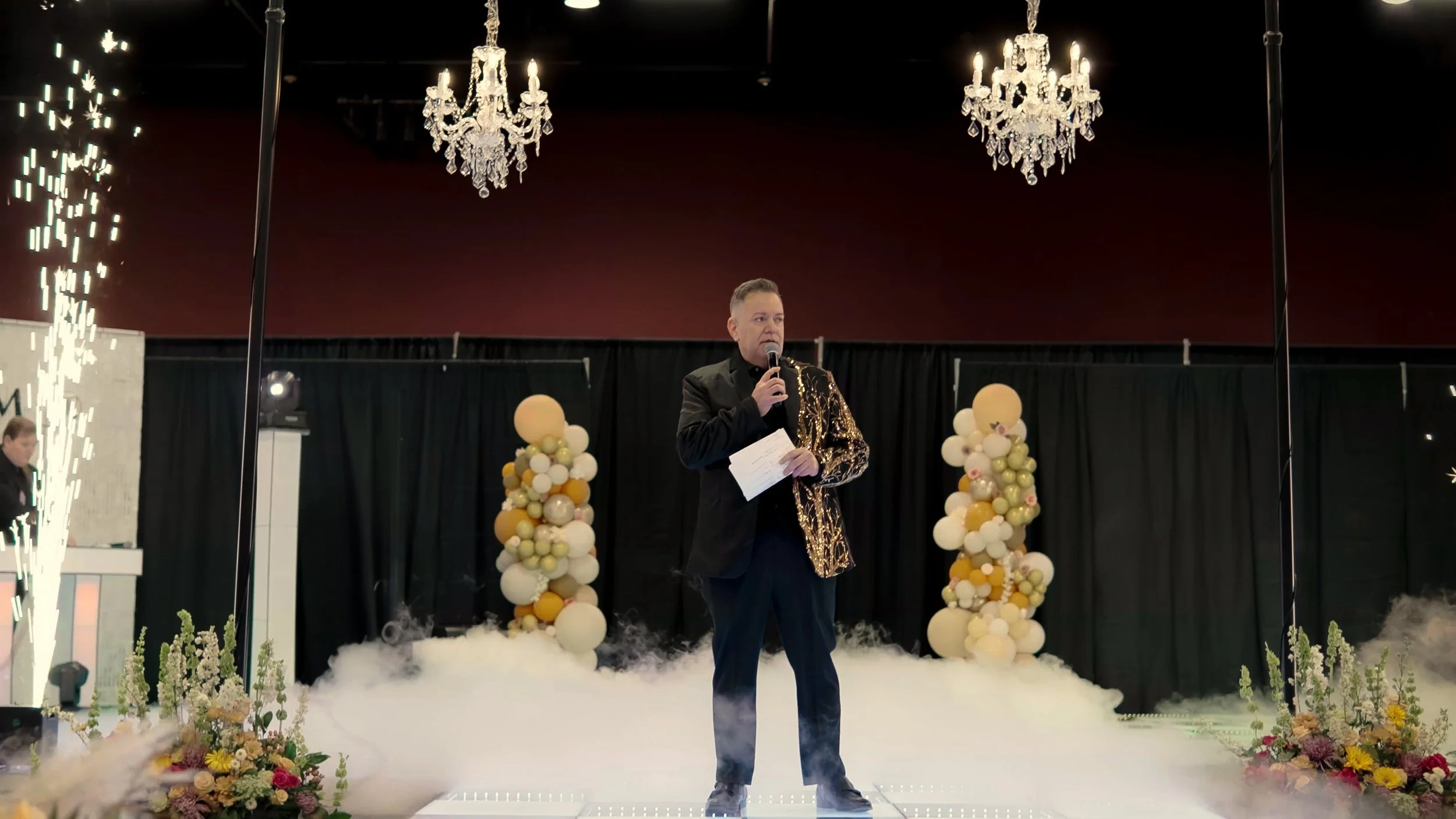 Do You Really Need an MC at Your Wedding? What Couples Often Miss About Flow, Timing, and Emotion