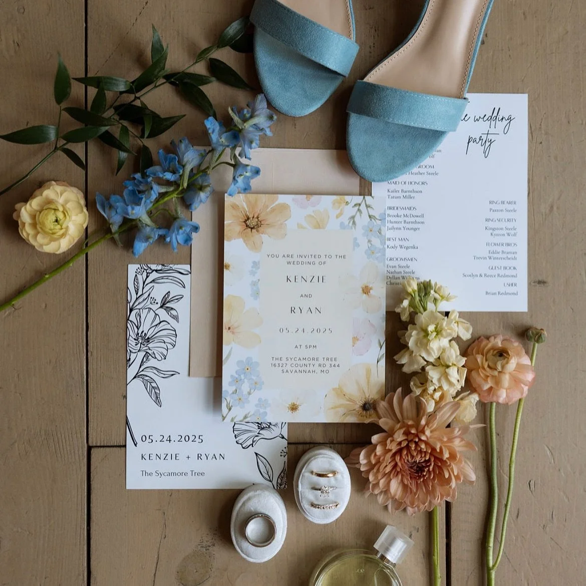 Every memory is sweeter with petals by its side ✨🩵

Florist: @floralstoriesbyamberlee 
Photographer: @natalierhodesphotocollective 
Venue: @sycamore_tree_events 

#flowerdetails #flatlay #weddingflorals #missouriwedding #flowers #florals #weddingflo