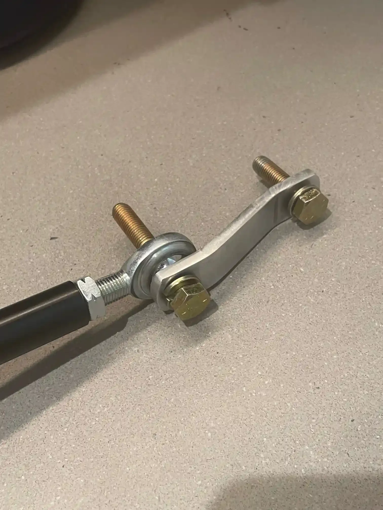 Q1-engine-stabilizer-detail-2.webp
