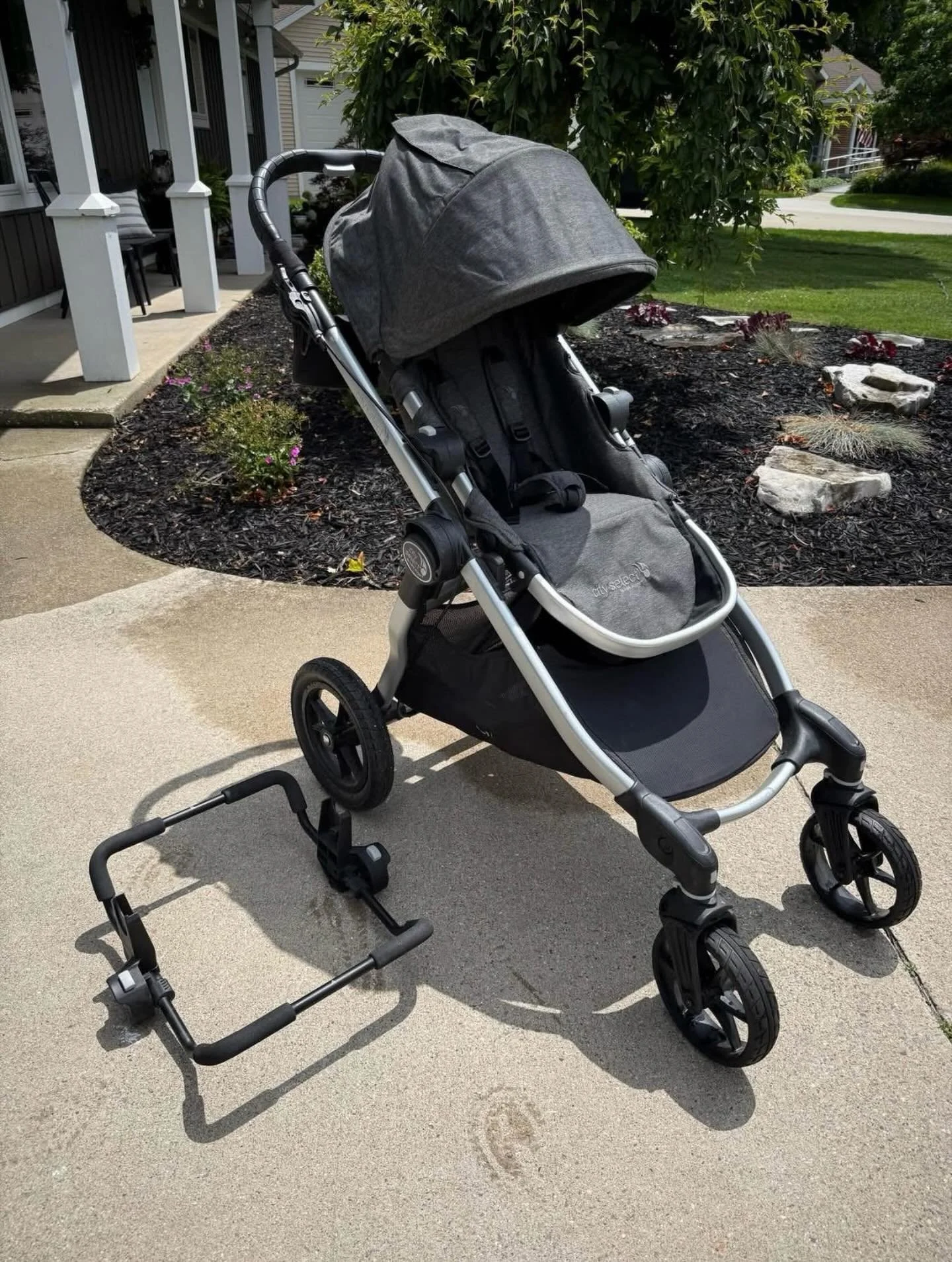 Thank you Leah Hansen for donating this fabulous stroller to our ministry! We are grateful that the mommas who stay with us will now be able to bring their little ones for a walk around the neighborhood. ❤️❤️
#havenmissionaryhomes #nonprofit #westm