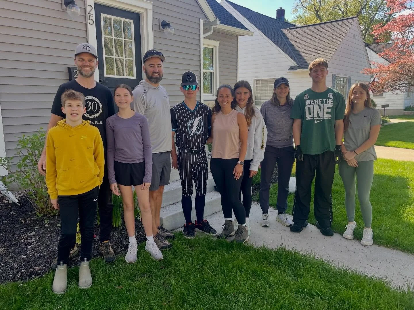 Many hands do make light work! 

A huge &lsquo;thank you&rsquo; to this crew for all of their hard work doing a Spring cleanup at the house this morning.  We got so much done and the house is ready for our next family to enjoy! ☀️

#havenmissionaryho