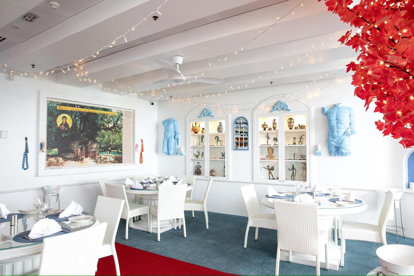 A setting that&rsquo;s as charming as the flavours on your plate. ✨🏺🇬🇷

#georgesparagon #goldcoastdining #seafoodrestaurant #greekfood