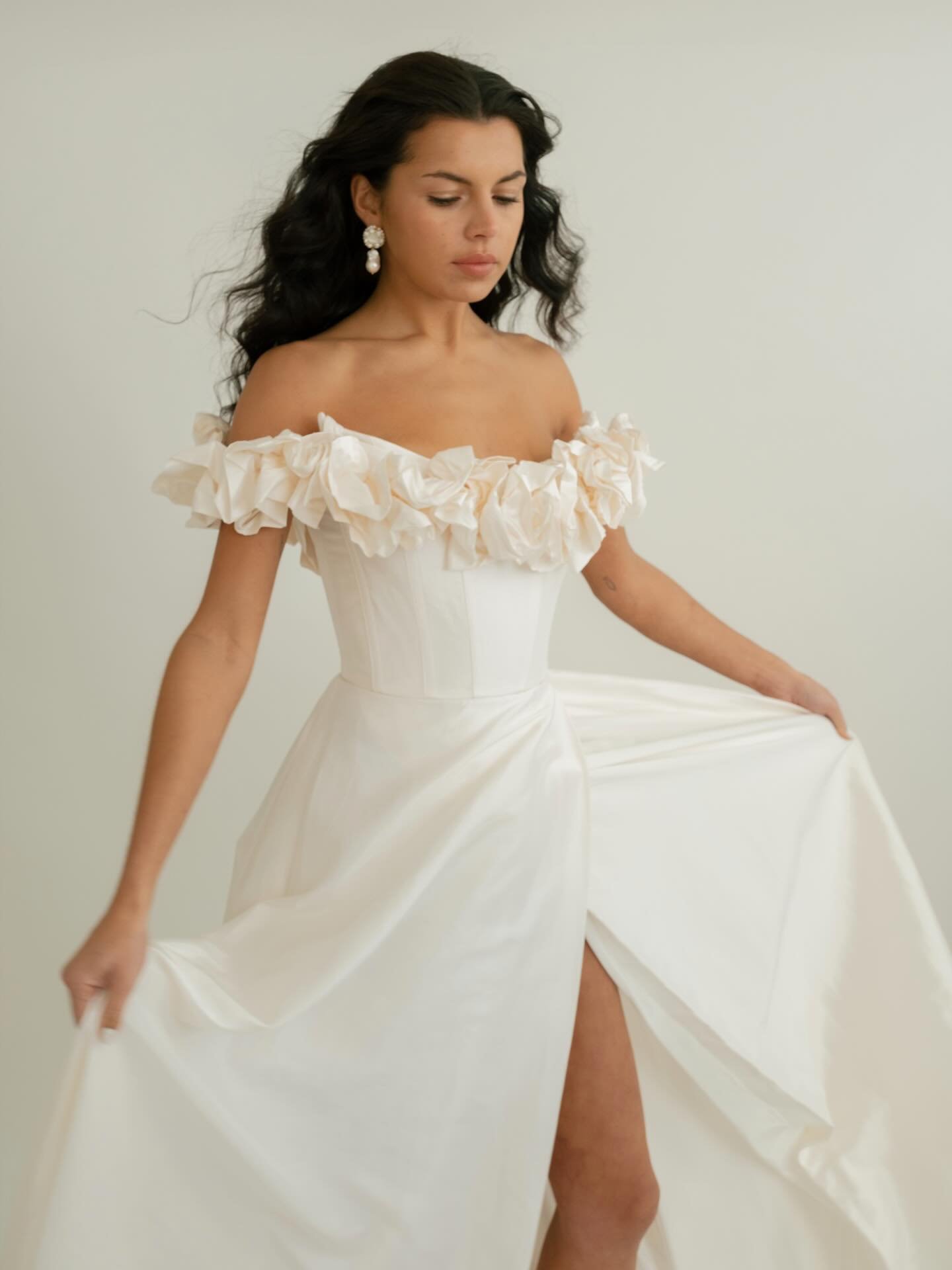 Images from a beautiful shoot last month.

Hair and Makeup created using clean beauty products 🤍

Photography @emmapilkingtonphotography 
Dresses @feathersandflorence @andrea_hawkes_bridal 
Jewellery @megantheresecouture @libertyinlove_style 
Hair a