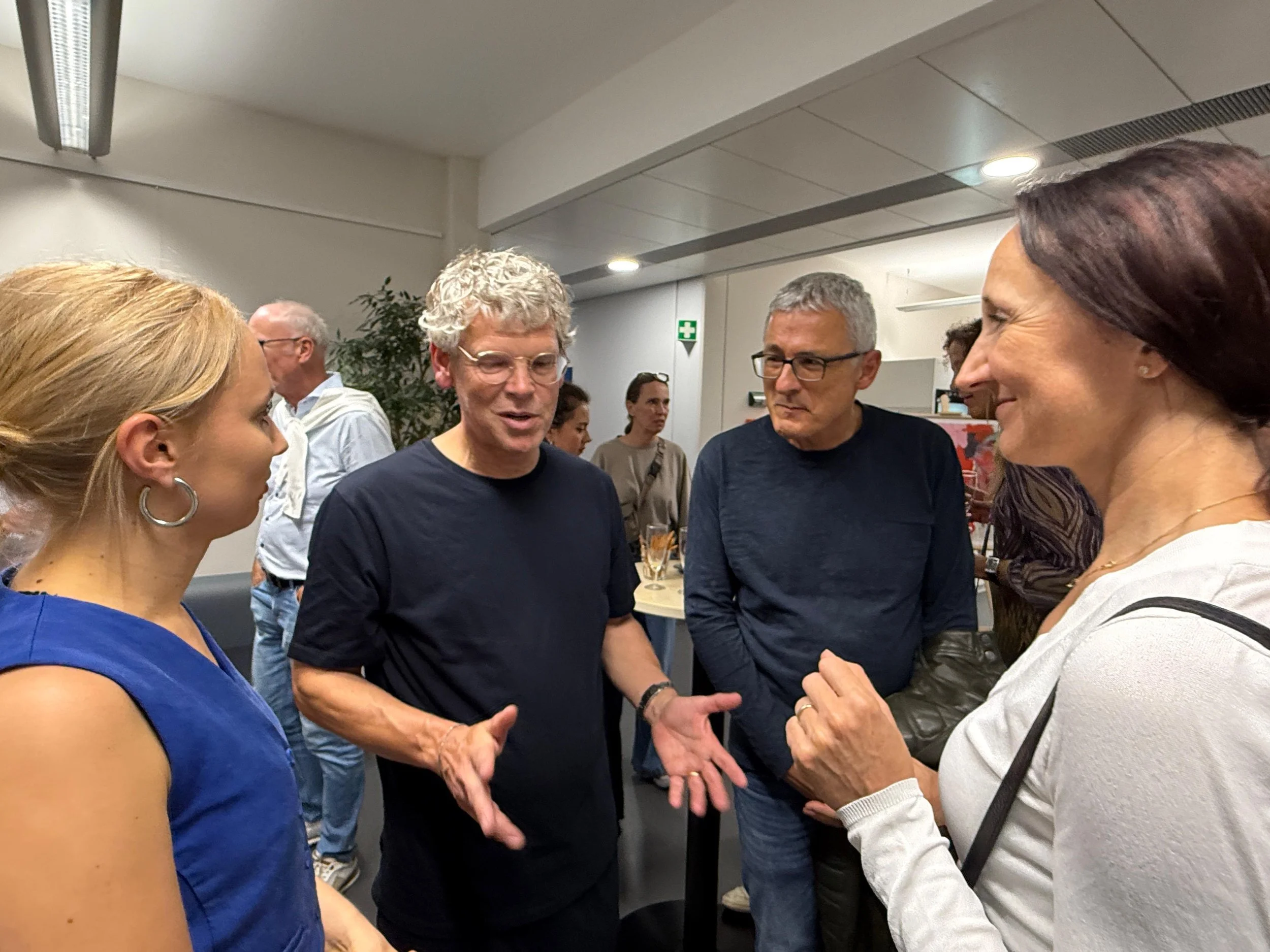 Andreas-Schmid-David-Klammt-Vernissage-Ein-Staunen-Dahinter-Goethe-Institut-Muenchen-2025-25.jpeg