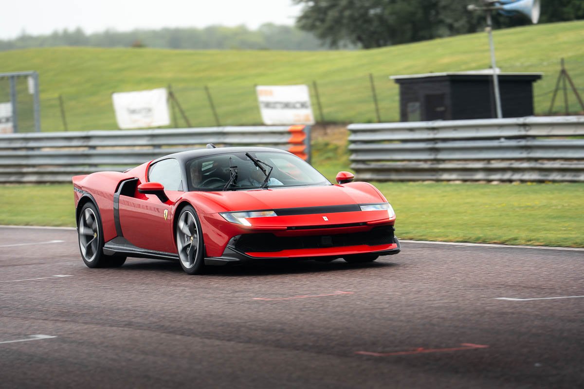 Ferrari Thruxton-10.jpg