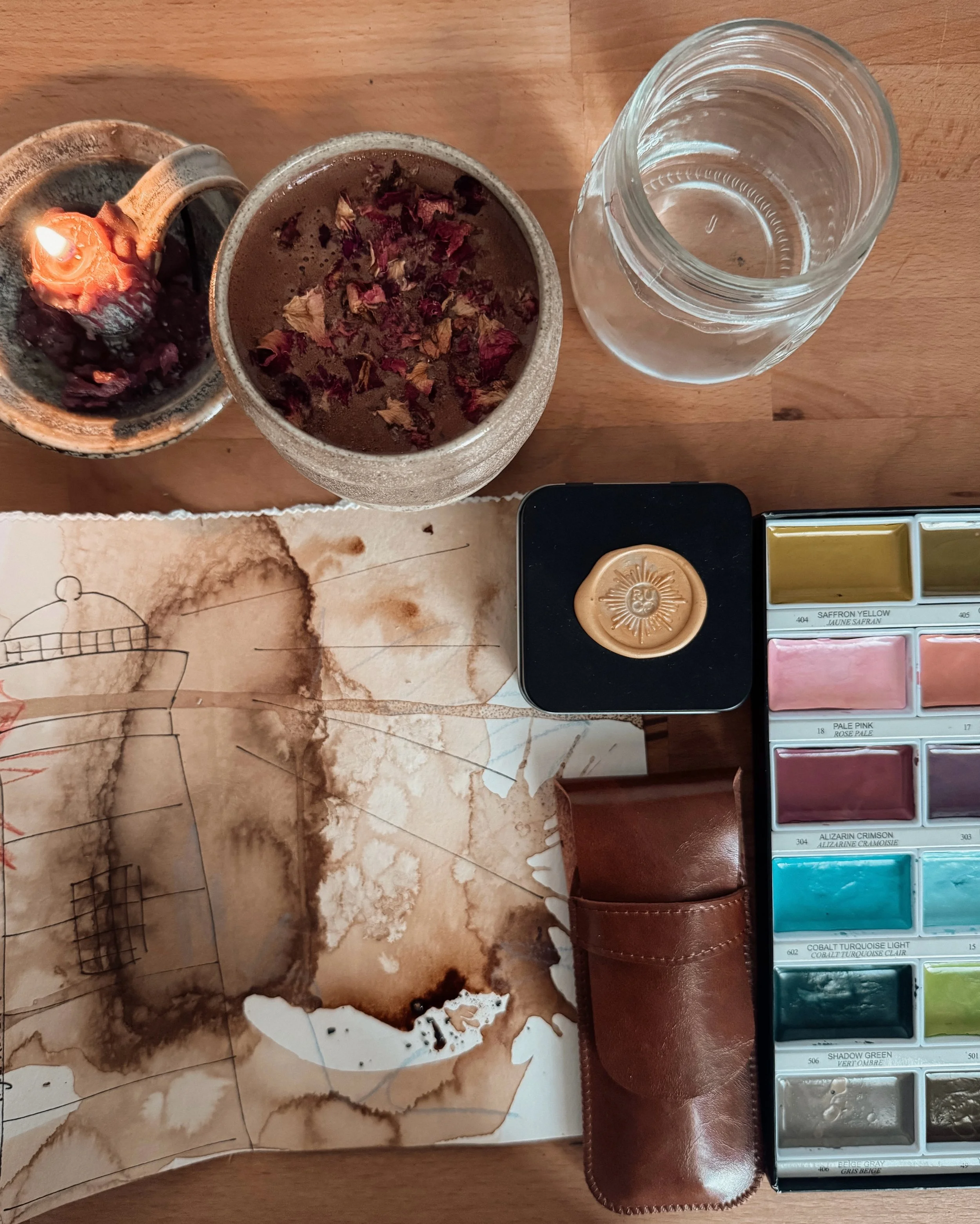 In the studio for a little creative play this morning.

My personal project Coast to Coast is still in the nourishing stage. Play is all part of that. 

#littlepeg #coasttocoast