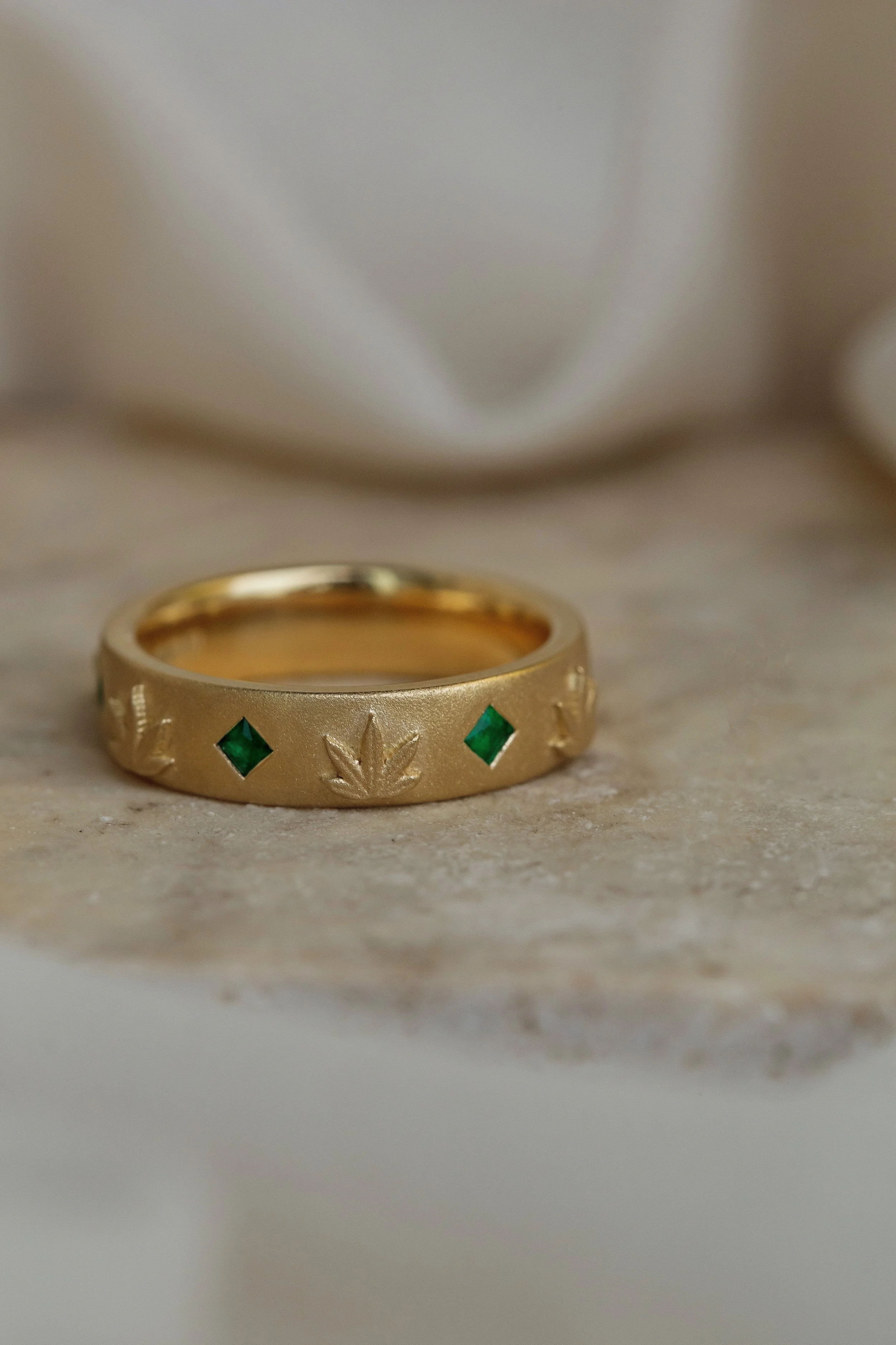 Heulwen-Lewis-Bespoke-Emerald-Marijuana-Cannabis-Wedding-Male-Wedding-Ring
