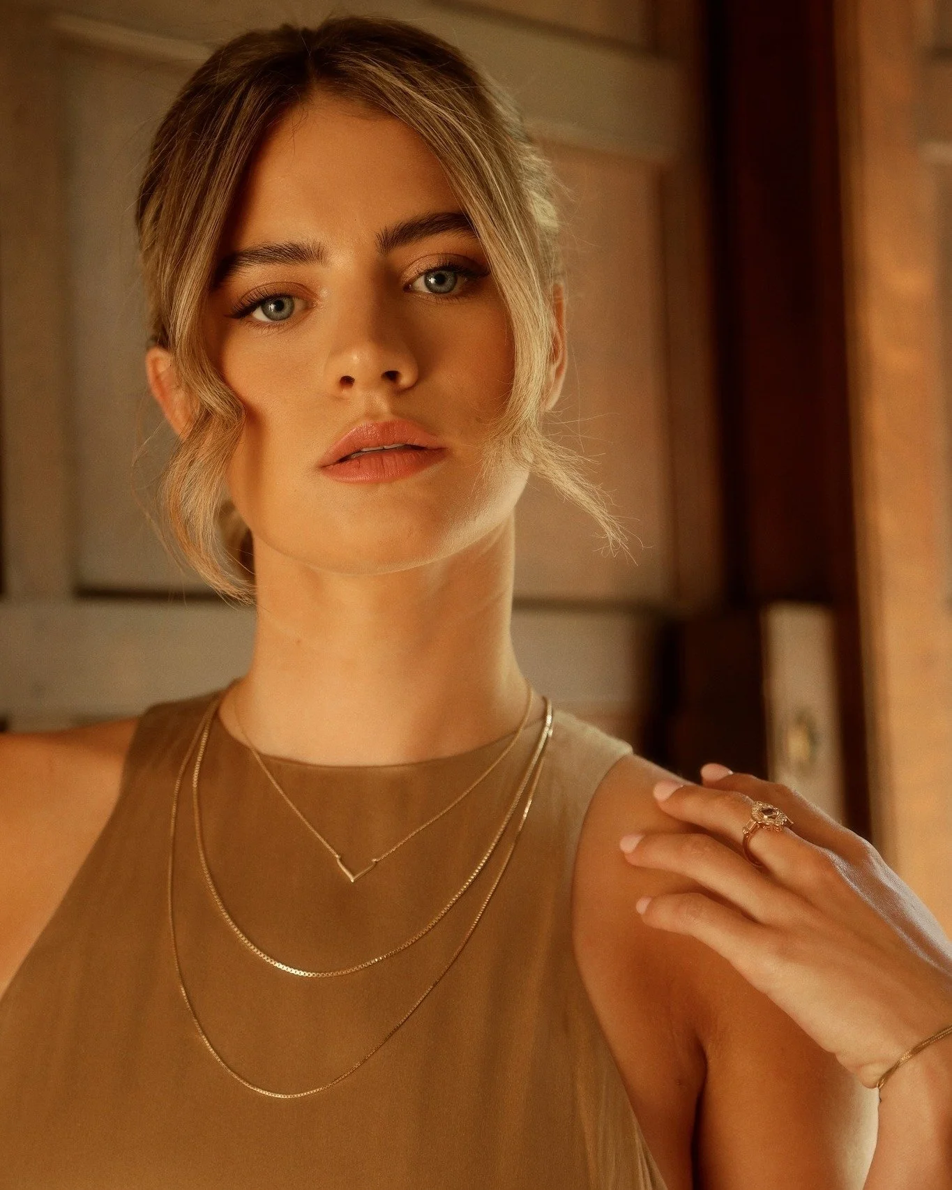 Simple but so stylish!

✨✨✨

I love a layered chain look, these gold chains are the perfect way to elevate an outfit (especially during party season 😏)

Paired with a statement ring and you have reached cocktail party perfection!

🍸🍾🥂

I speciali