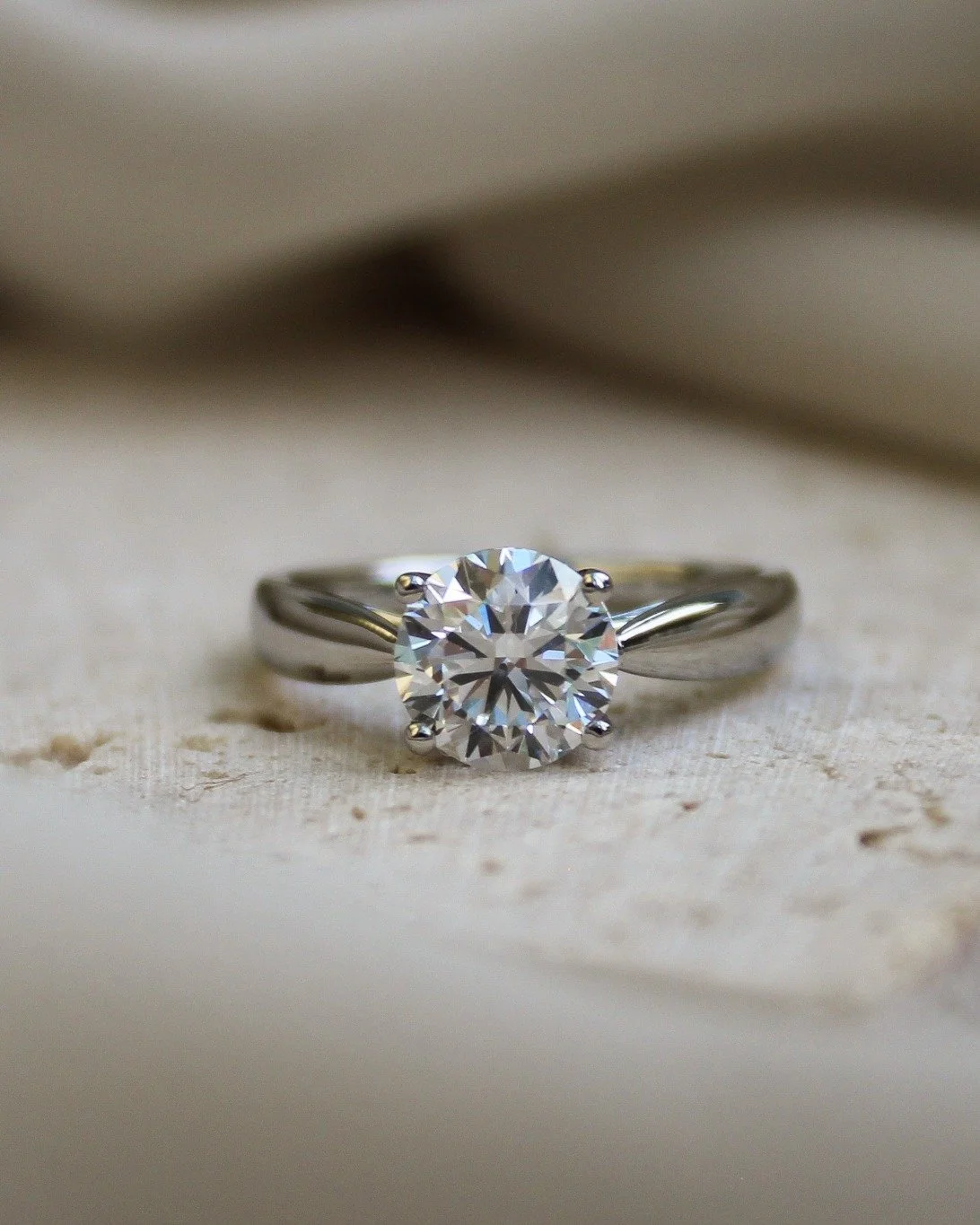 Now for the details on V &amp; E&rsquo;s engagement ring&hellip; and it&rsquo;s a special one! 💍

Emilia had tried on a few rings with Vinnie a while back (smart move 😉), so he had a really clear idea of what she loved.
But he wanted to make it eve