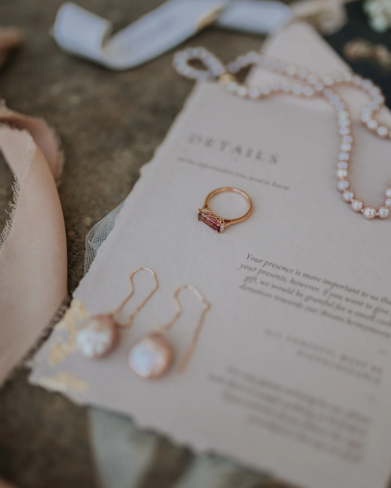 Isn't this shot from @mindycoephotography so dreamy!

🌸🌸🌸

Featuring my ring, earrings and necklace, this shot perfectly captures the importance of the 'The Details'. 

💍

Everything I do starts and ends with the details, the tiny additional thin