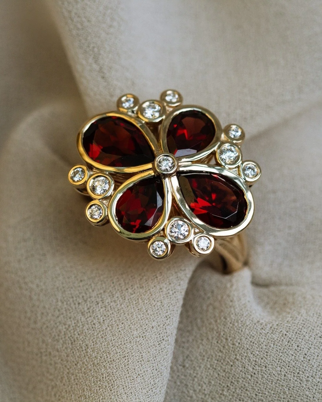 As the years roll on with my little business, I&rsquo;ve started to notice something really special &mdash; people now come to me for particular styles, and one of the most loved? My cluster ring designs 💫

Honestly, I&rsquo;m over the moon about th