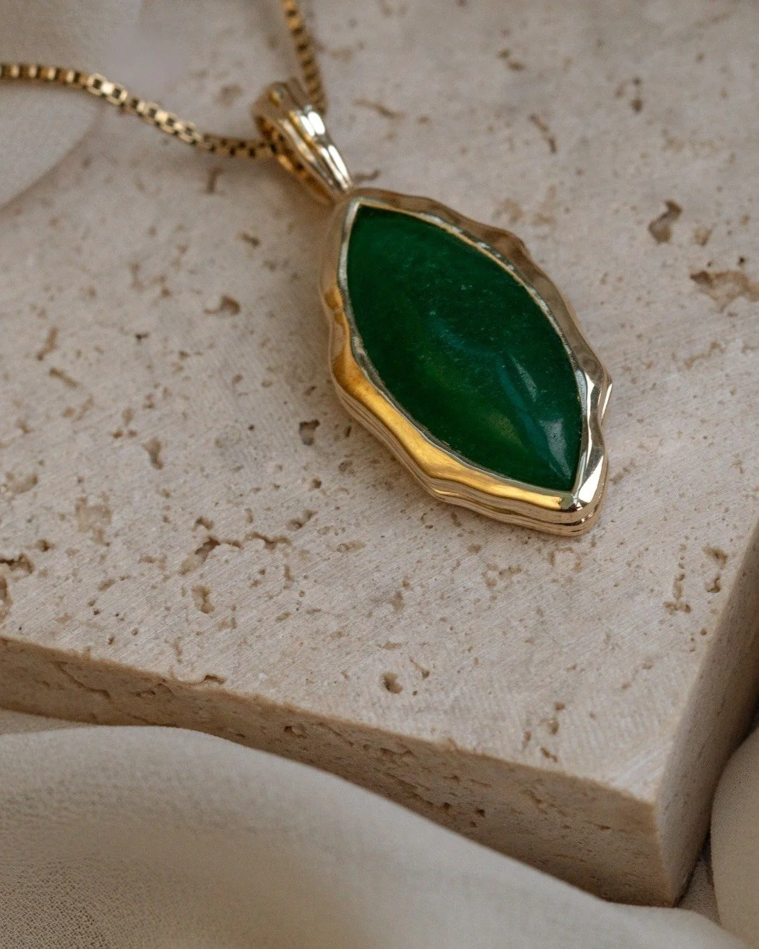 Another sumptuous creation for Llyn

💚💚💚

The centre stone in this piece has the most wonderful story &mdash; a gemstone gifted to Llyn by her brother, originally bought while he was travelling. After years of safekeeping, it was finally time for 