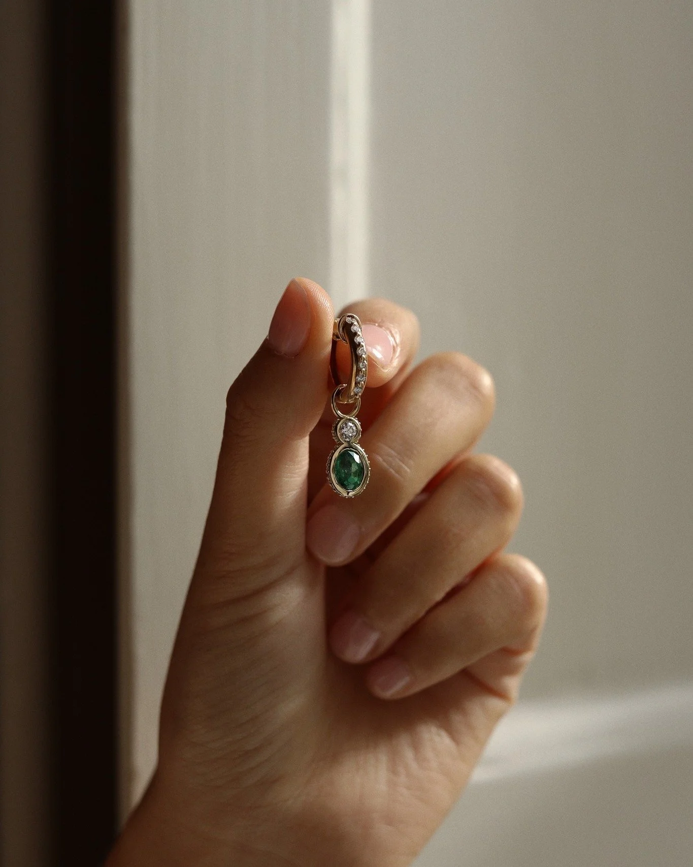 The best things come in tiny packages!

🎀

A little throwback to these stunning reversible earrings for my client Louisa.

😍✨

These little treasures are an example of what can be achieved with remodelling; the process of taking old unwanted pieces