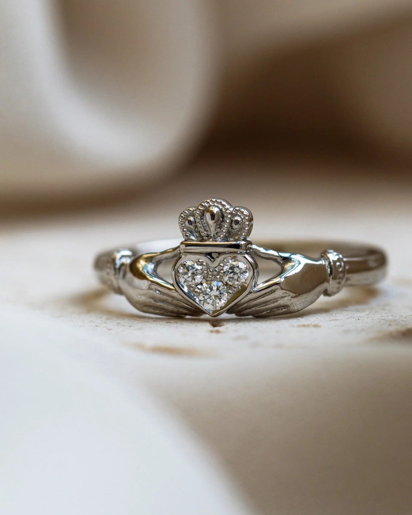 A modern, elegant take on a Claddagh ring for Grace &mdash; and not just any ring&hellip; her engagement ring! 💍

Claddagh rings are definitely making a comeback, and when Grace and her partner Spencer popped in, Grace already had a clear vision in 