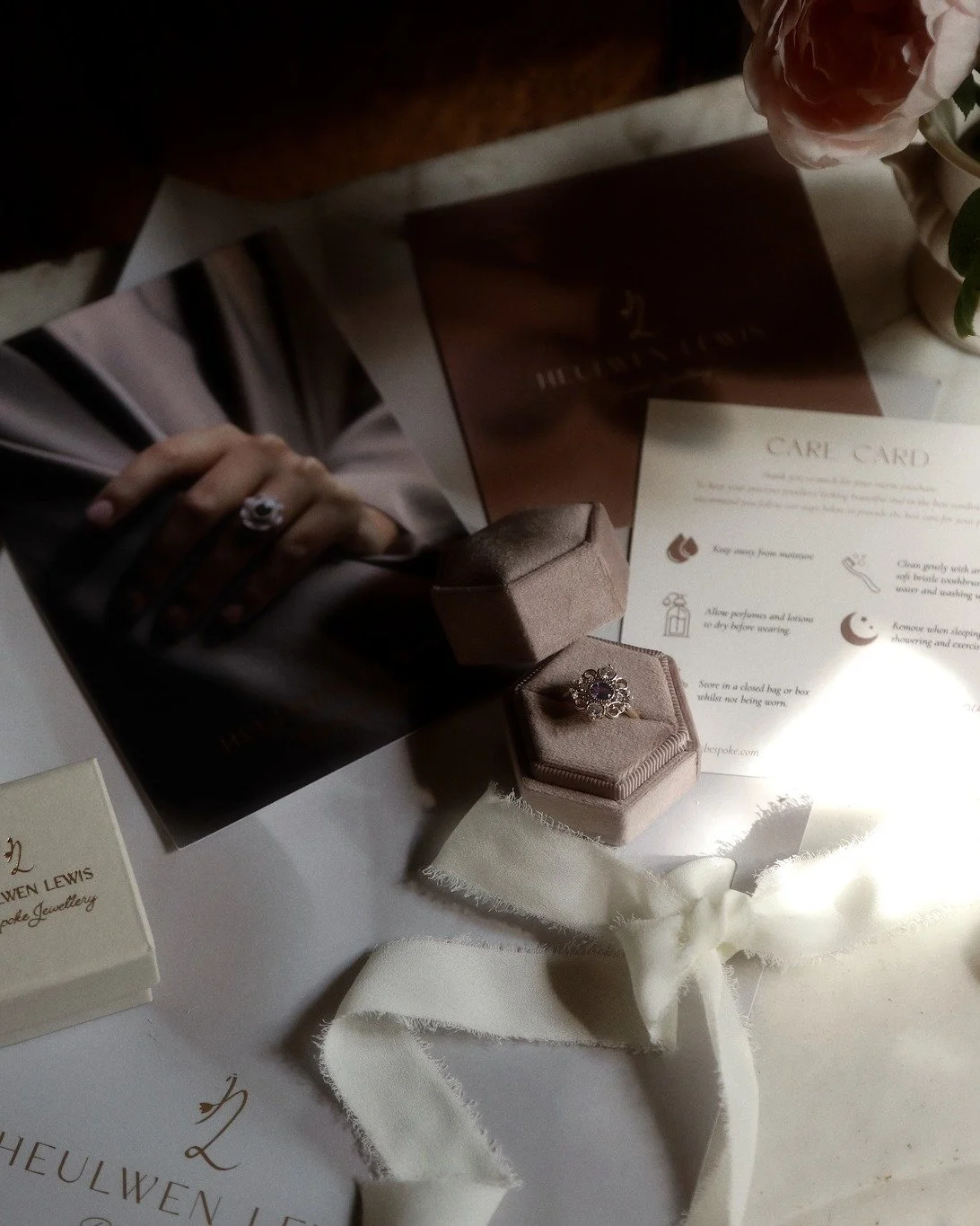 It's all about the presentation!

🎀🎀🎀

I LOVE gift giving and for me as a designer and creative person giving gifts is all about the details. 

I obviously spend ages choosing the perfect gift that says exactly what I want it to say, but I think t