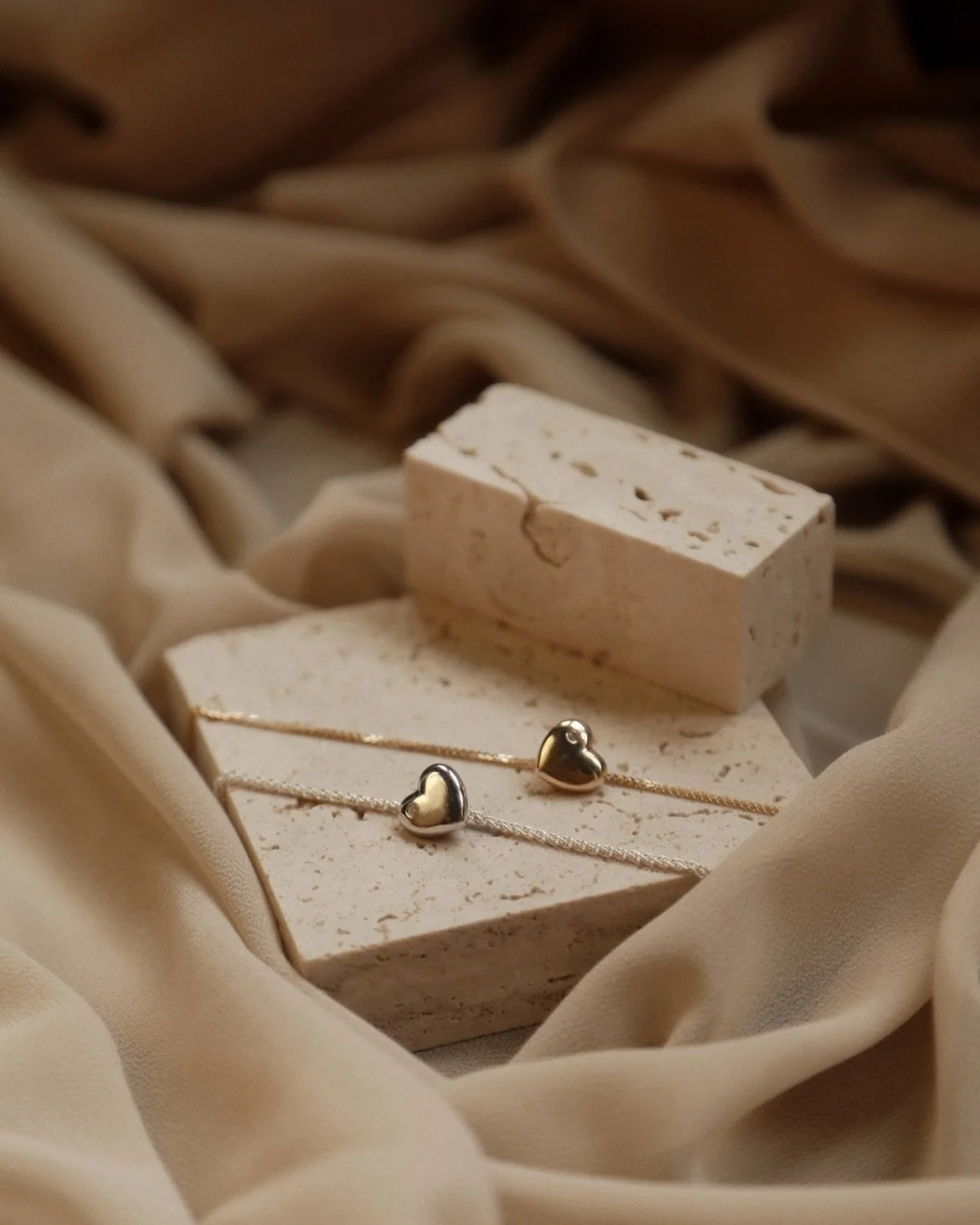 Who will you give your heart to? ✨

My Bridal Buttons&trade;️ are the perfect gift for the Bride, Groom or loved one in your life. A collection of perfectly curated designs that capture your sentiments perfectly. 🤍

My heart buttons especially are t