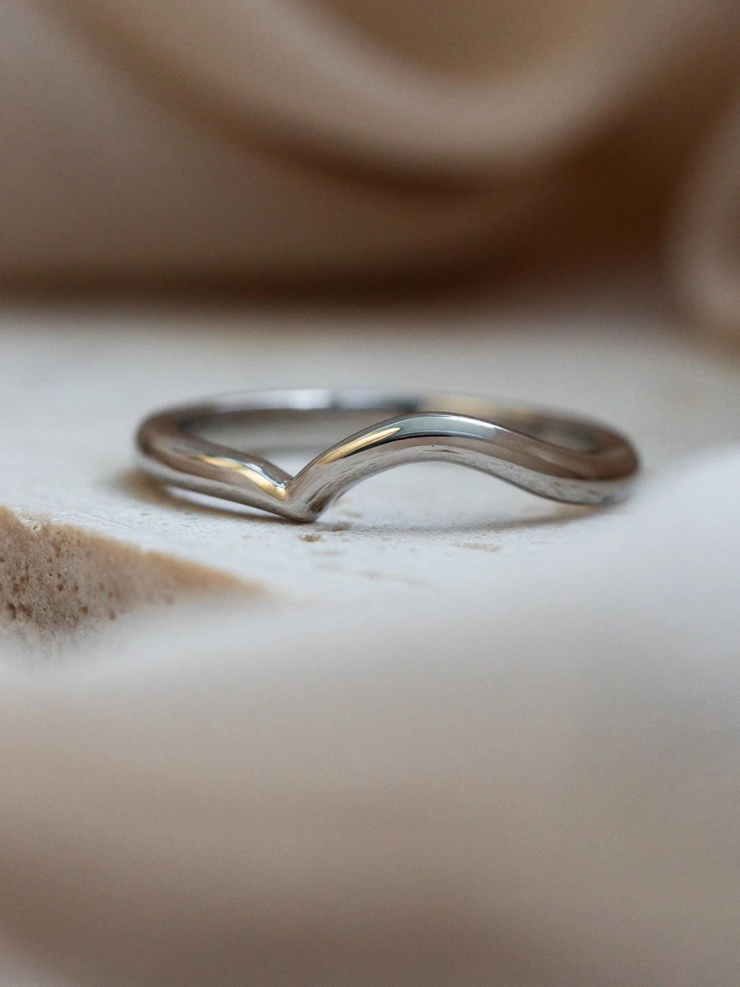 Corrie&rsquo;s fitted wedding ring 🤍

I designed Corrie&rsquo;s beautiful engagement ring last year for Martin&rsquo;s proposal at Land&rsquo;s End - such an adorable couple. So I was absolutely over the moon when they popped back in to tell me they
