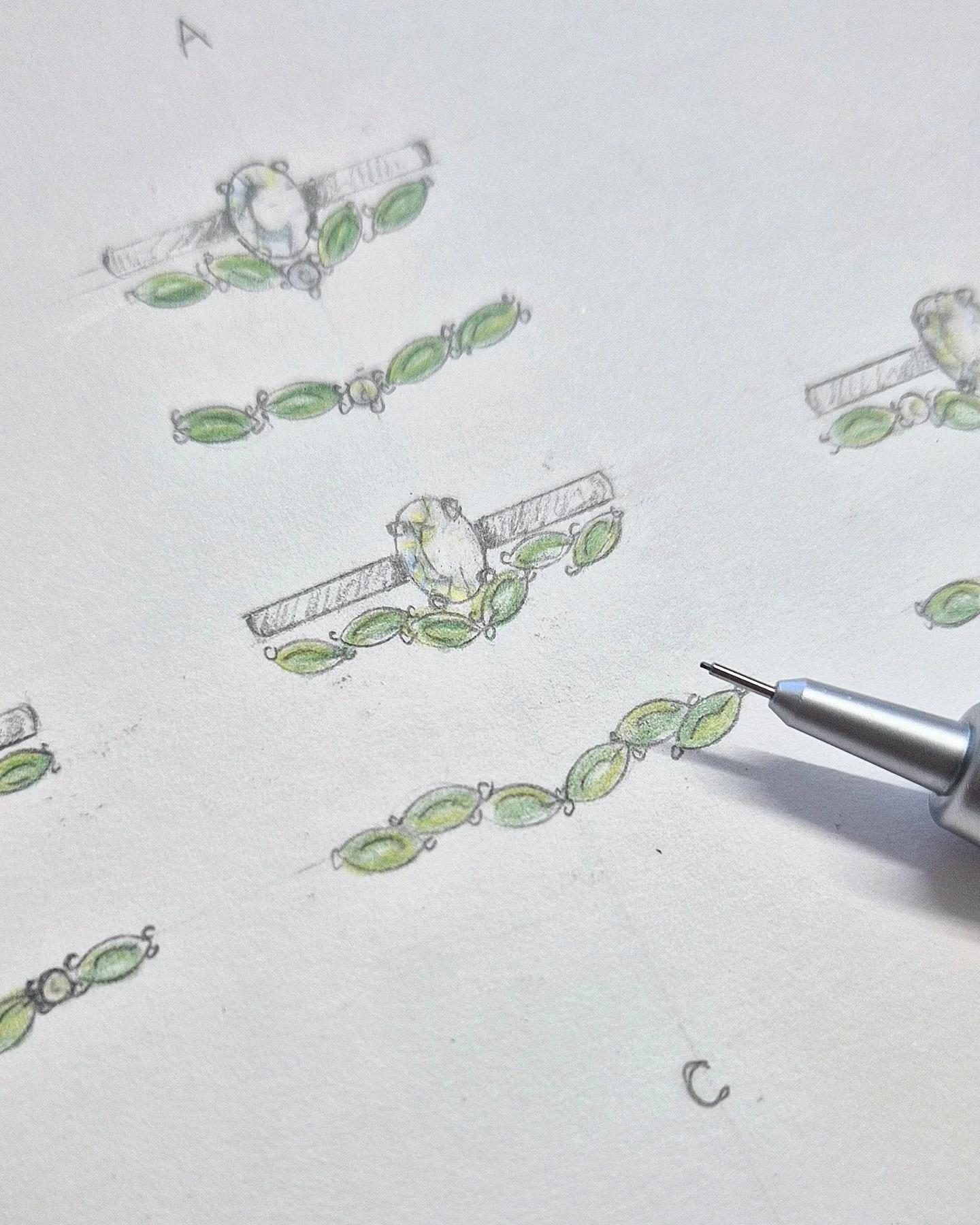Vibrant green vines! 💚🍃

Sketching some fabulous new designs for my wonderful clients. I love playing with the configuration of gemstones to create organic, vibrant shapes that reflect nature. 

✍️

The positioning of these green stones is reminisc