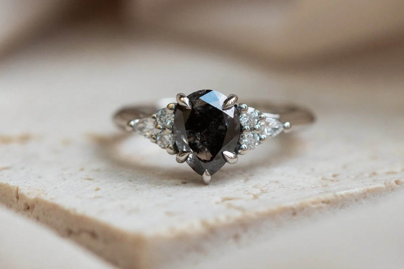 Matt &amp; Maddie&rsquo;s engagement ring spotlight 💍

I recently shared the beautiful moment of Matt &amp; Maddie&rsquo;s engagement&hellip;but now it&rsquo;s time for the ring to take centre stage 🤍

Matt wanted something classic, but with an edg