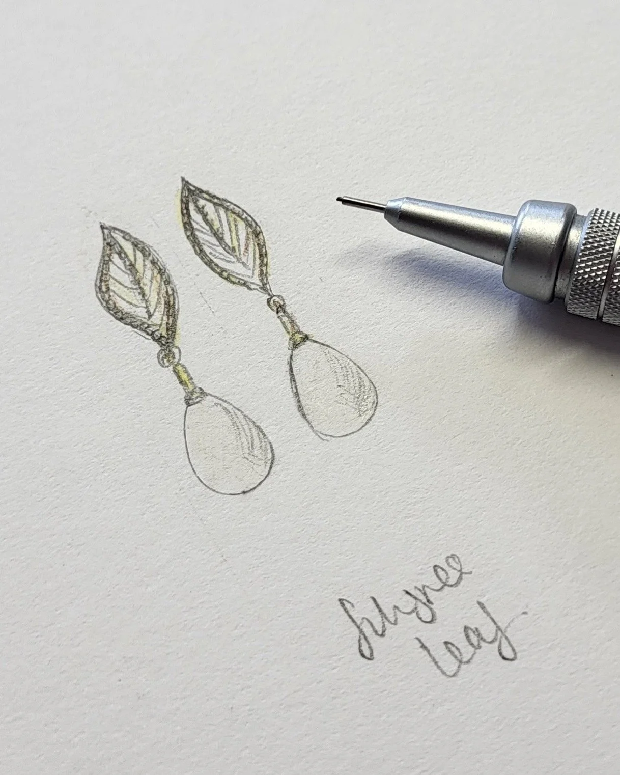 A little throwback to this gorgeous pearl drop leaf earring design. 🍃
 
These designs were part of a design process for a lovely client looking for the perfect pair of earrings to wear on her wedding day. 

✨

While wedding rings are (and should) be