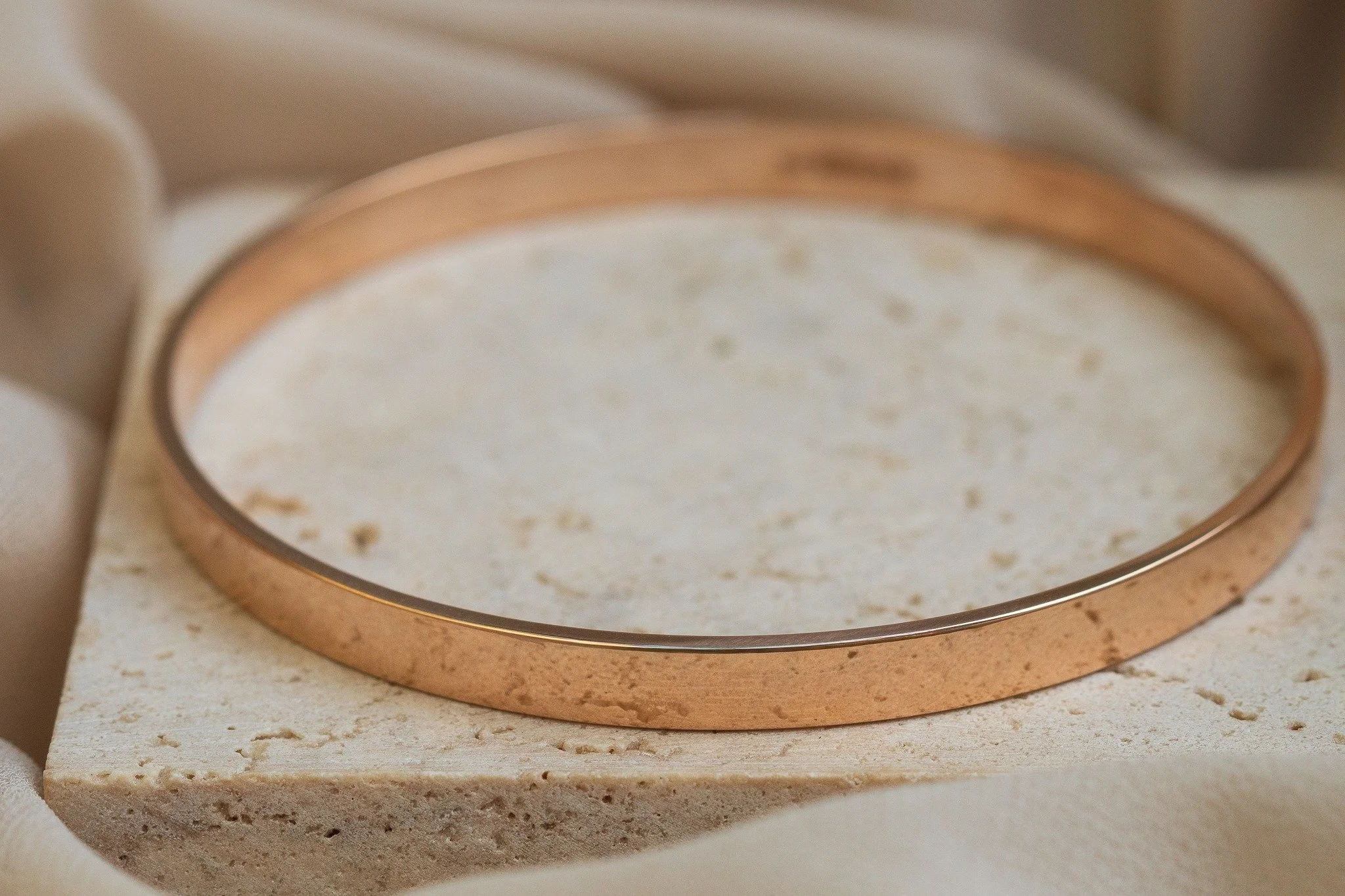 Sometimes, it really is all about simplicity. ✨

This bangle is one of six pieces I created for Karen &amp; Chris, using their sentimental collection of inherited jewellery for their wedding day 🤍

Among their treasures was a beautiful amount of 9ct