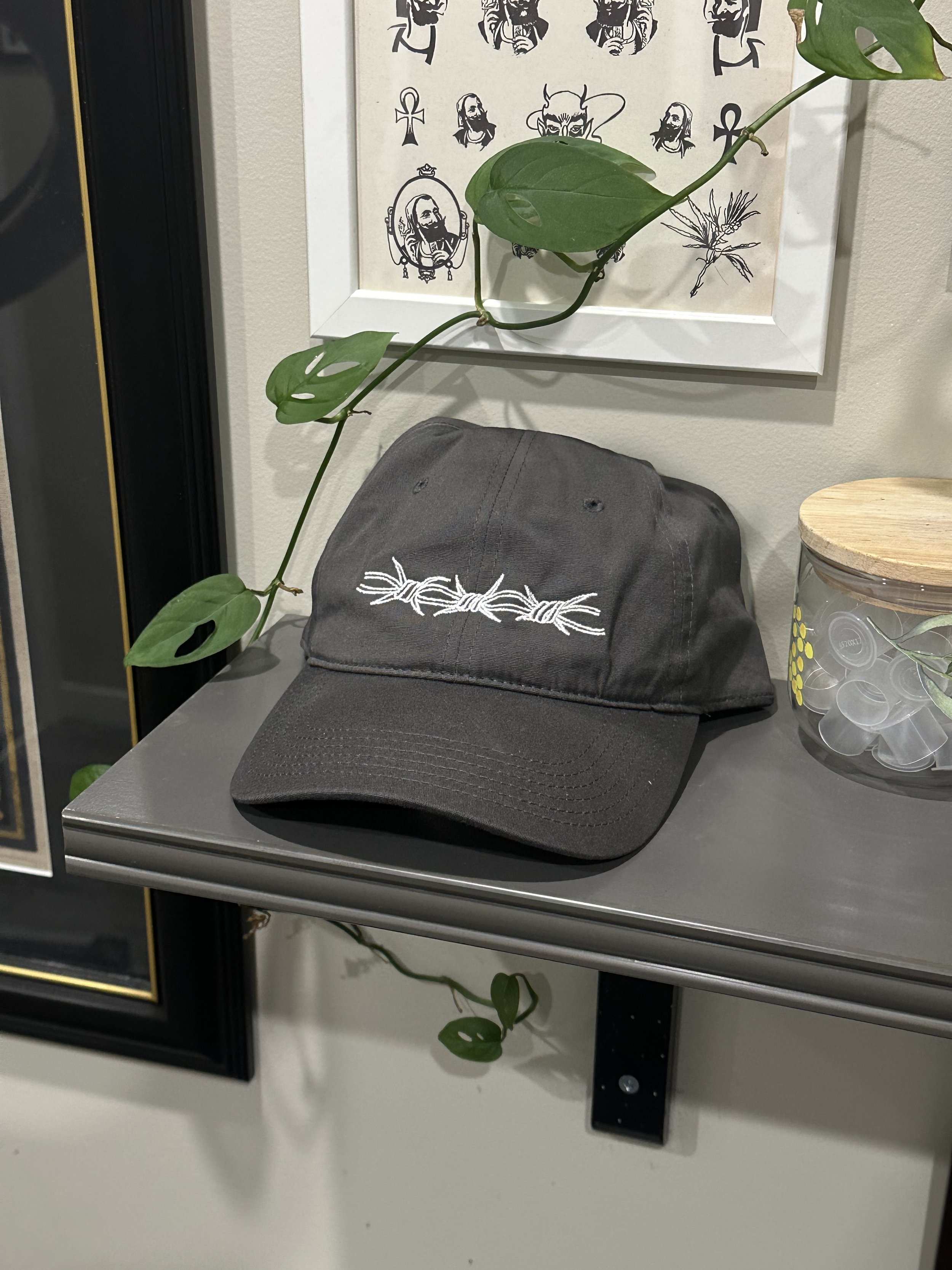 Barbed wire cap