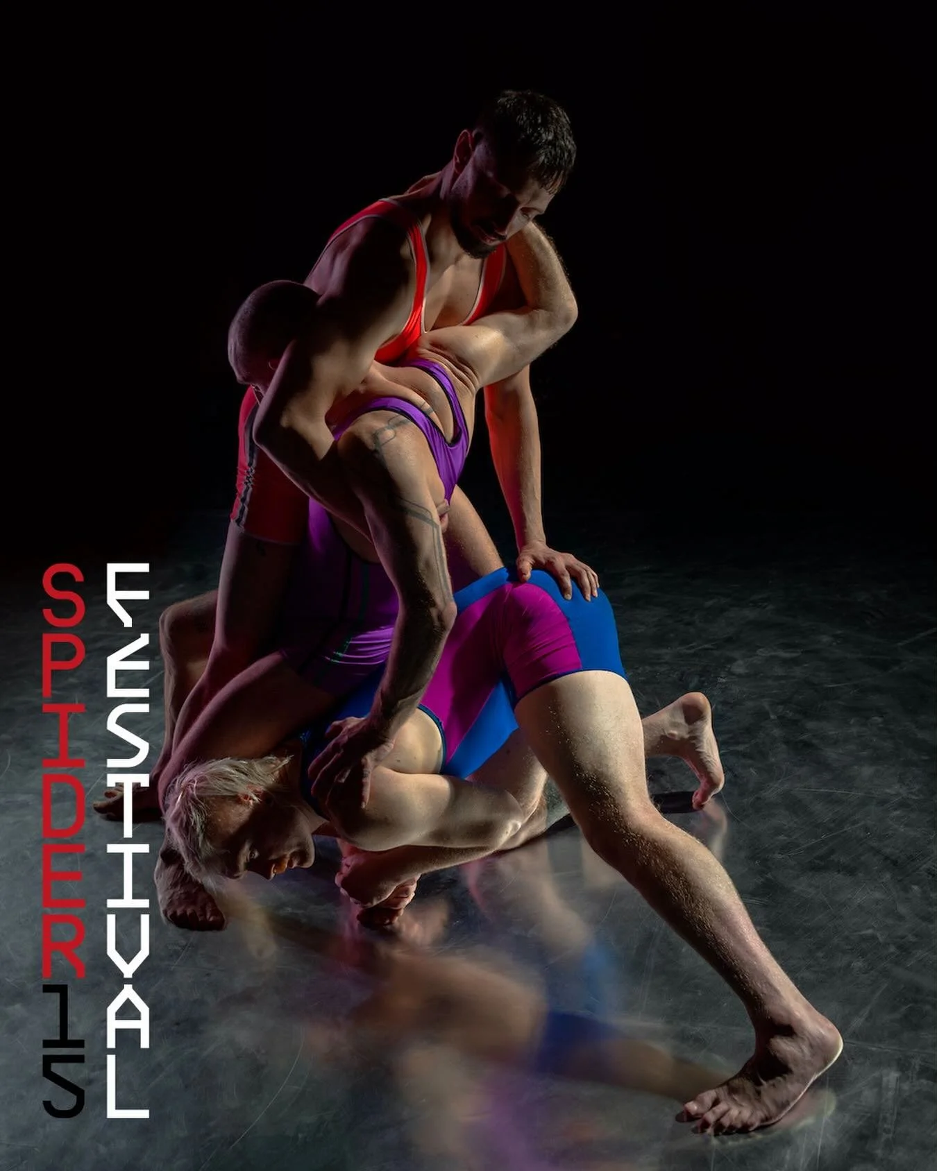 @arnoferrera &amp; @gillespolet_ : Armour

Armour 🔥 explores masculinity by confronting its toxic, violent sides and opening space for vulnerability and plural forms of love. Through intense dance and acrobatic lifts, three performers shift from (ov