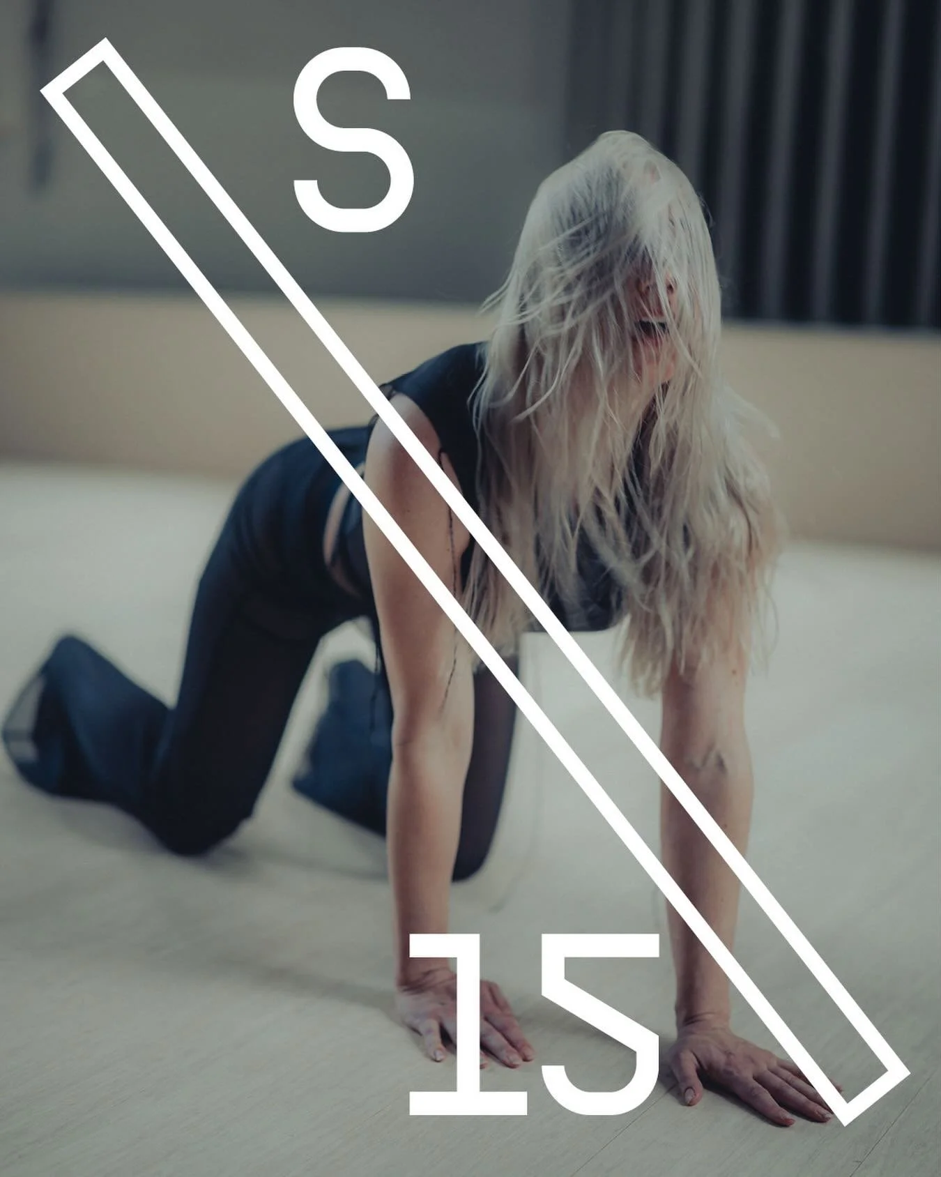 I Stand For You is a solo performance by @thalia_st0ne combining spoken text, voice, and movement. 🌊 The work challenges dominant ideas of rationality and coherence by disrupting familiar relations between language, sound, and action. Through shifts