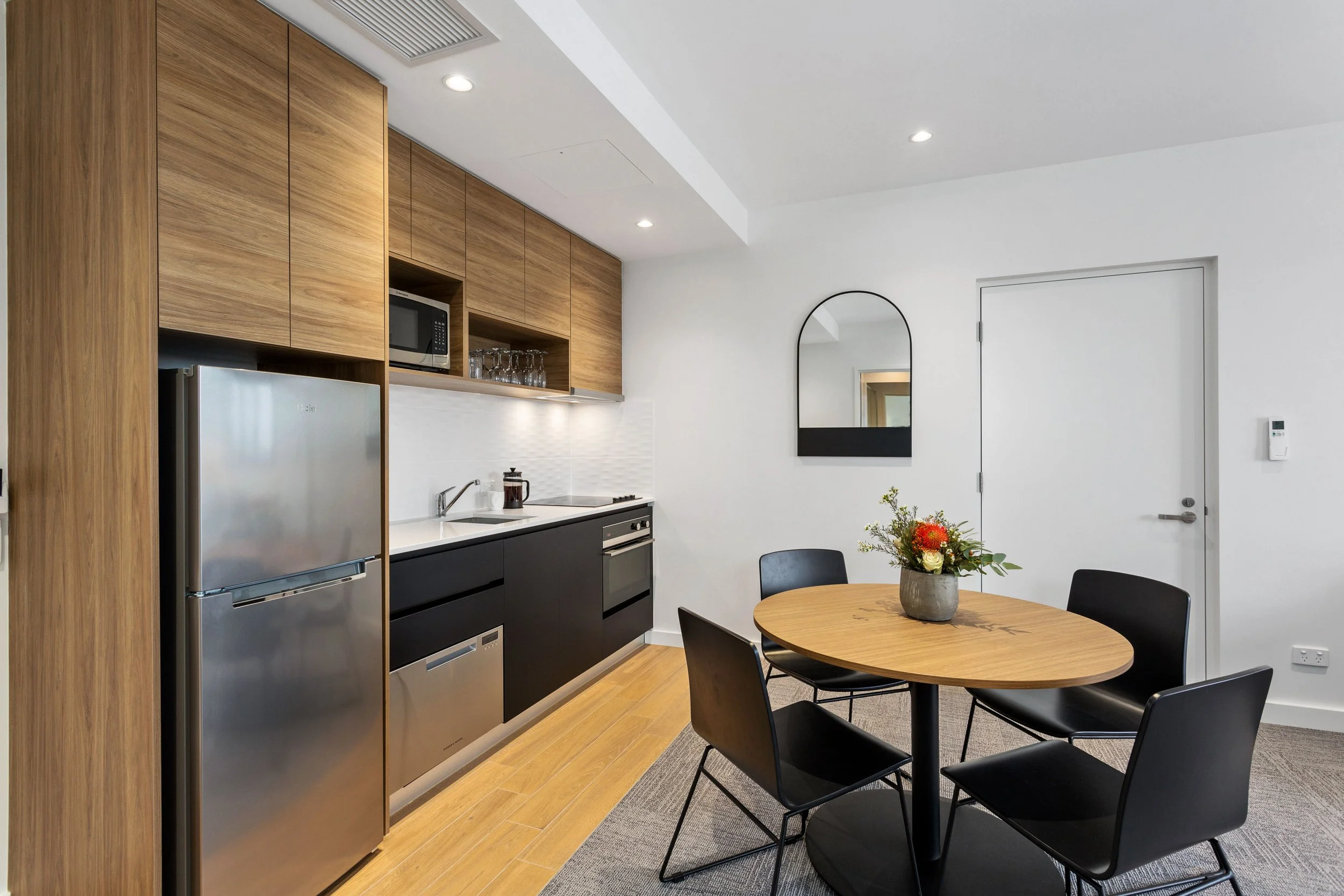 1Bedroom Kitchen (18).jpg