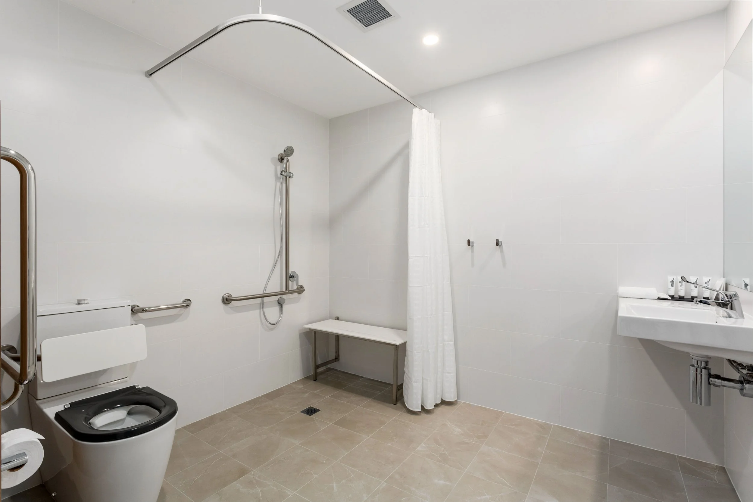 2Bedroom Acc bathroom (6).jpg