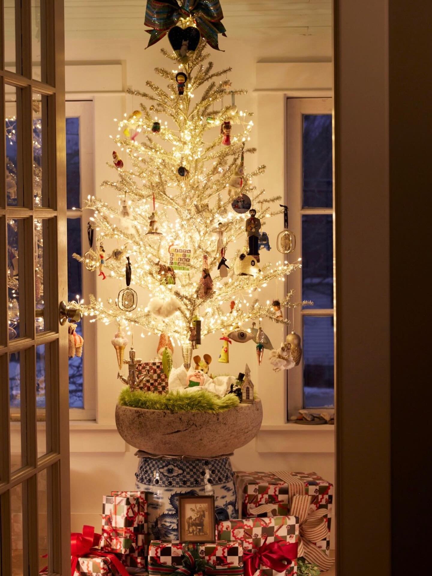 Keeping it merry and bright! See you in 2026. 

📸@bennispinelli