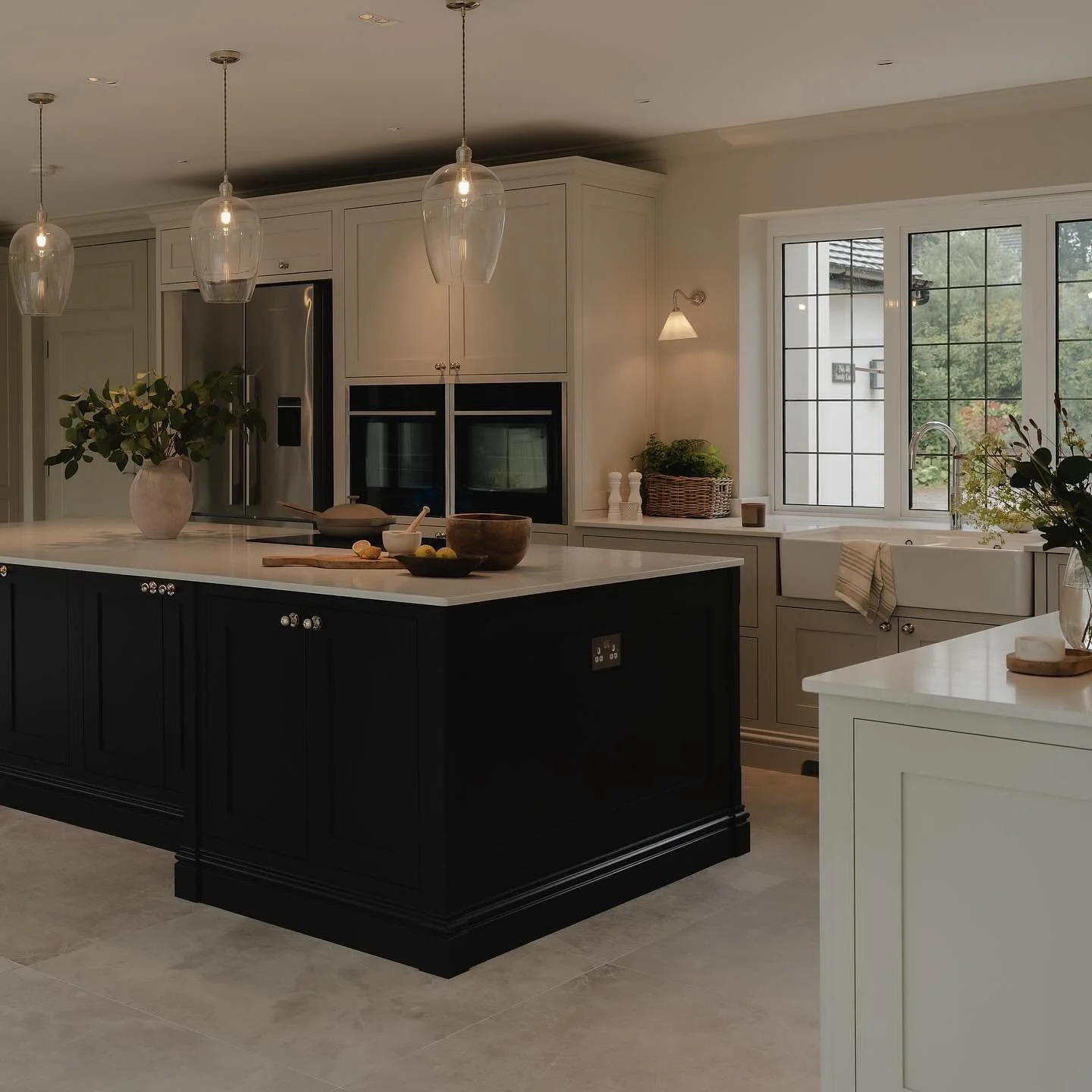 Elevate Your Kitchen with Layered Lighting

A thoughtfully designed kitchen lighting scheme ensures functionality and ambience at every hour. By incorporating three distinct layers&mdash;task, ambient, and accent&mdash;you can tailor your lighting to