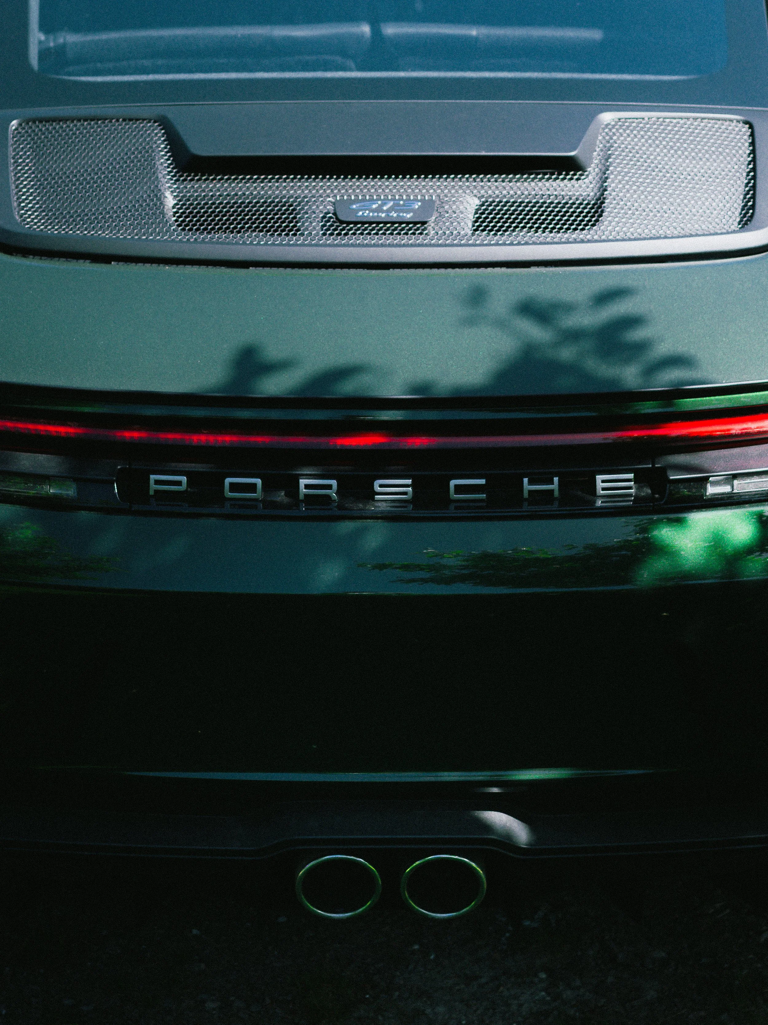 porsche-1.jpg