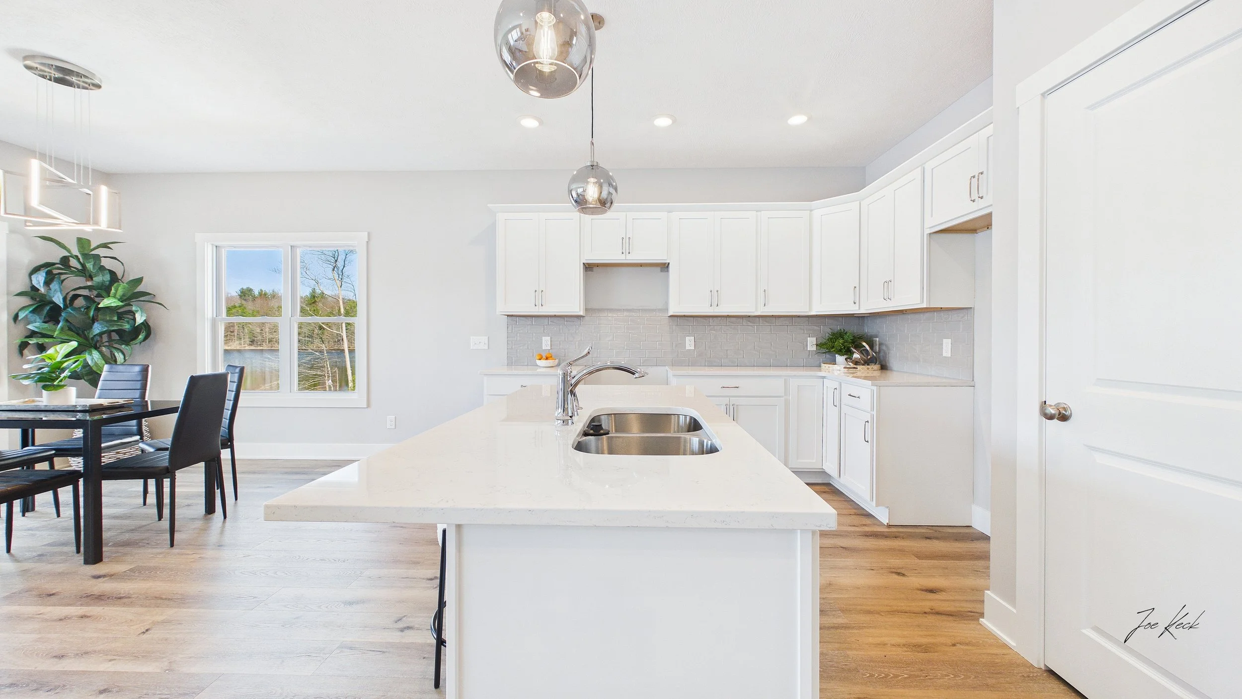 CAM04872G0-PR0059-STILL006.jpg
